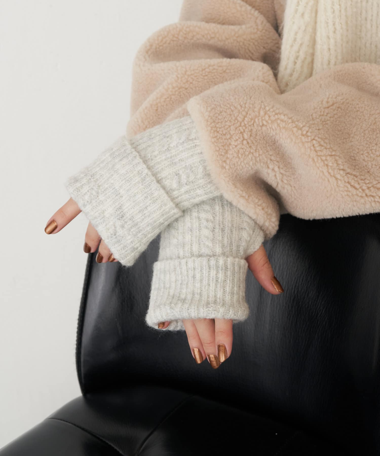 Jena　espace merveilleux(ジェナ　エスパスメルヴェイユ) ケーブルニットアームウォーマー