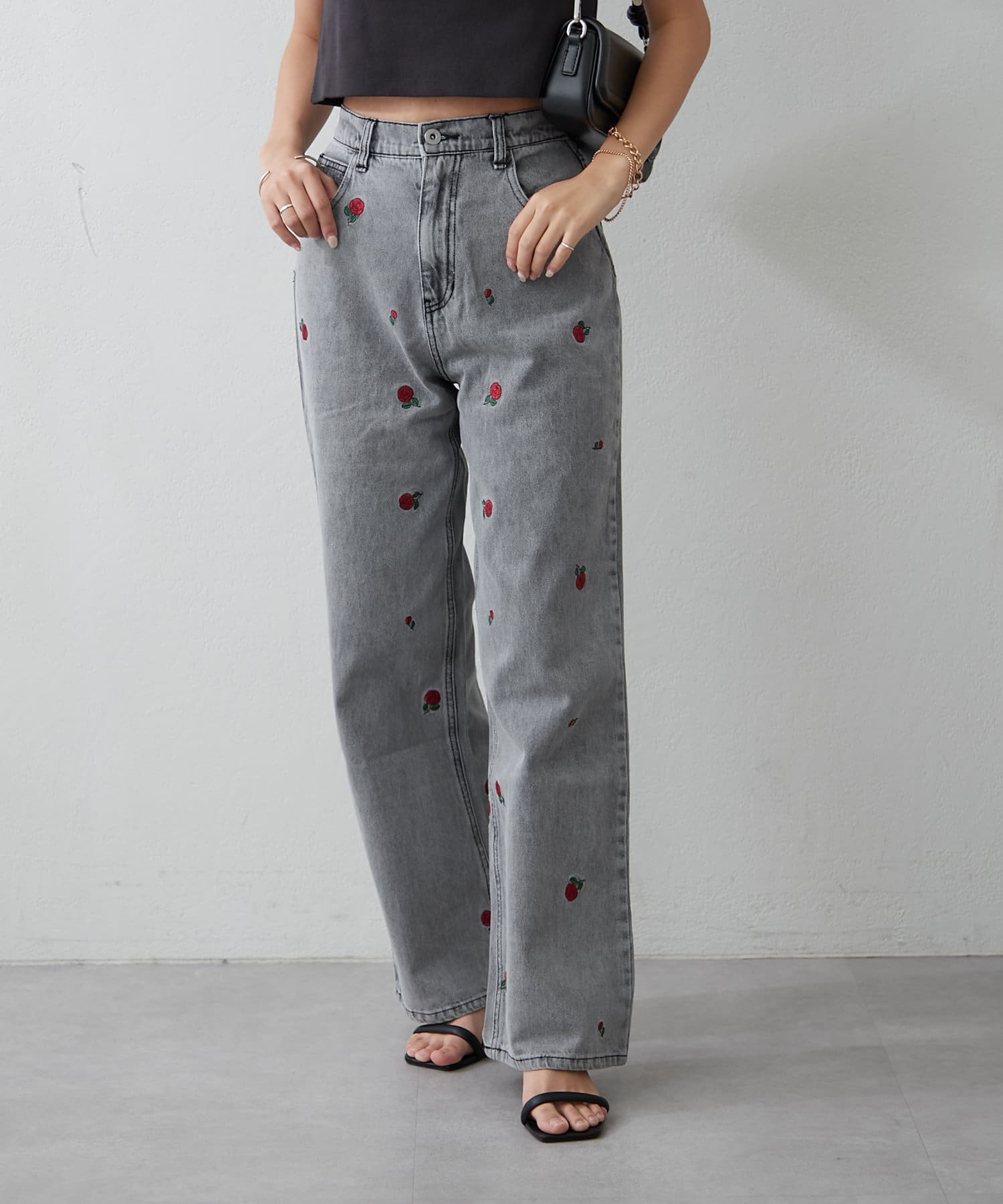 Remind me and forever(リマインドミーアンドフォーエバー) 【AP】バラ刺繍デニムパンツ