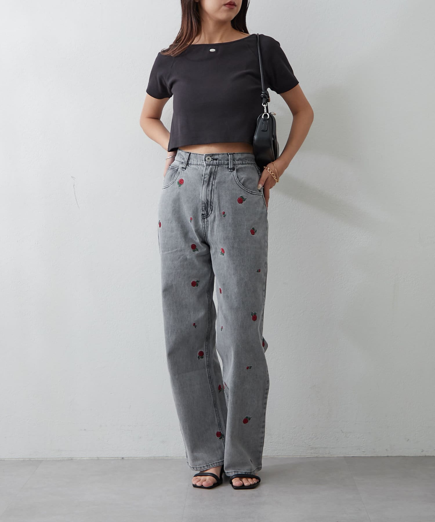 Remind me and forever(リマインドミーアンドフォーエバー) 【AP】バラ刺繍デニムパンツ