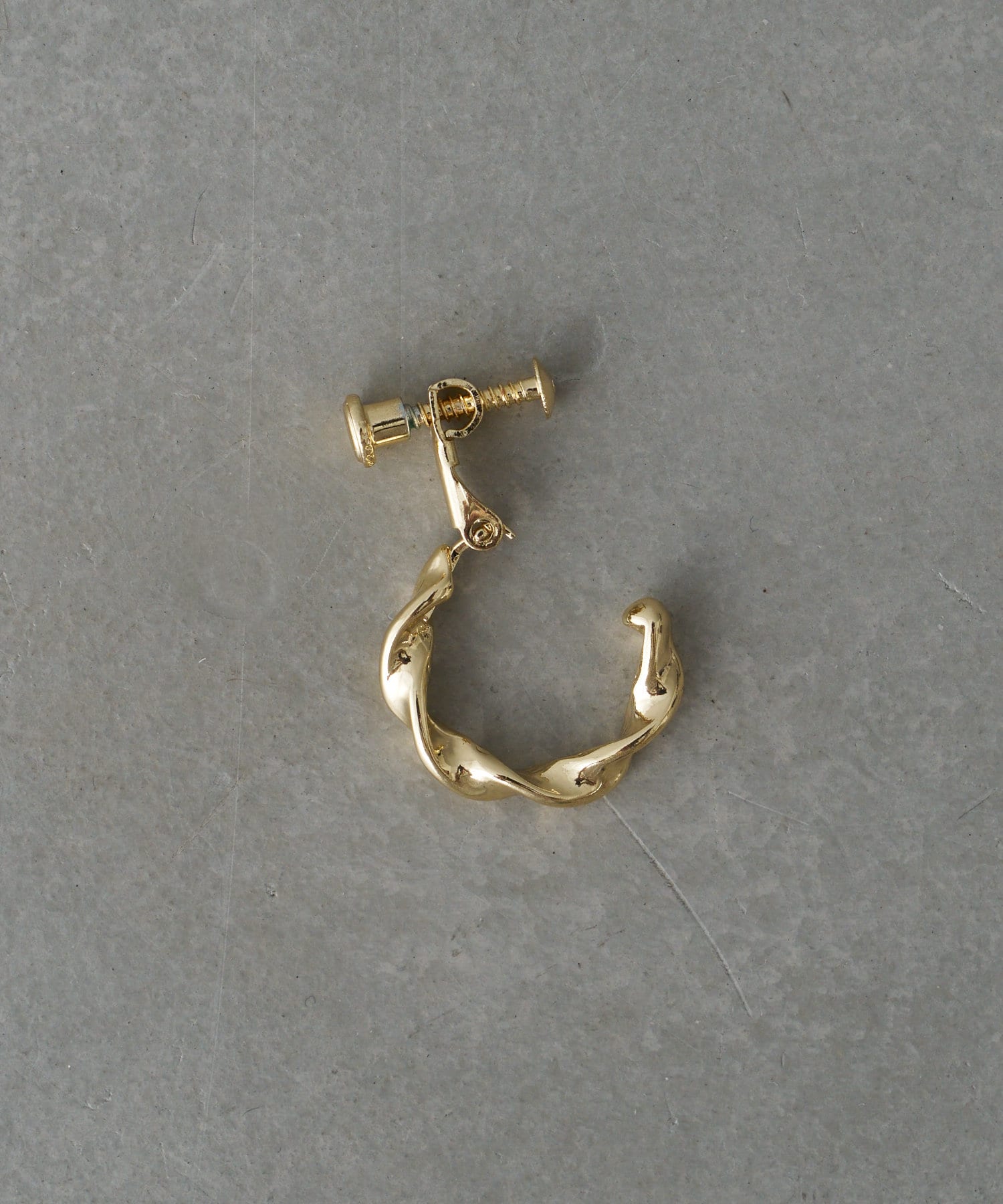 BIRTHDAY BAR(バースデイバー) Gold Twist Earring　ツイストイヤリング