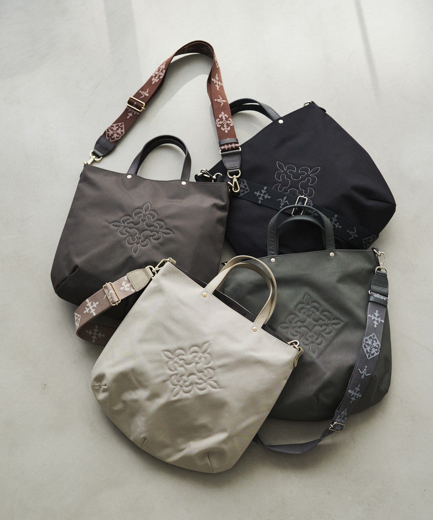 russet(ラシット) 《3/4～価格改定》スリム2WAYトートバッグ <コーデュラナイロン>