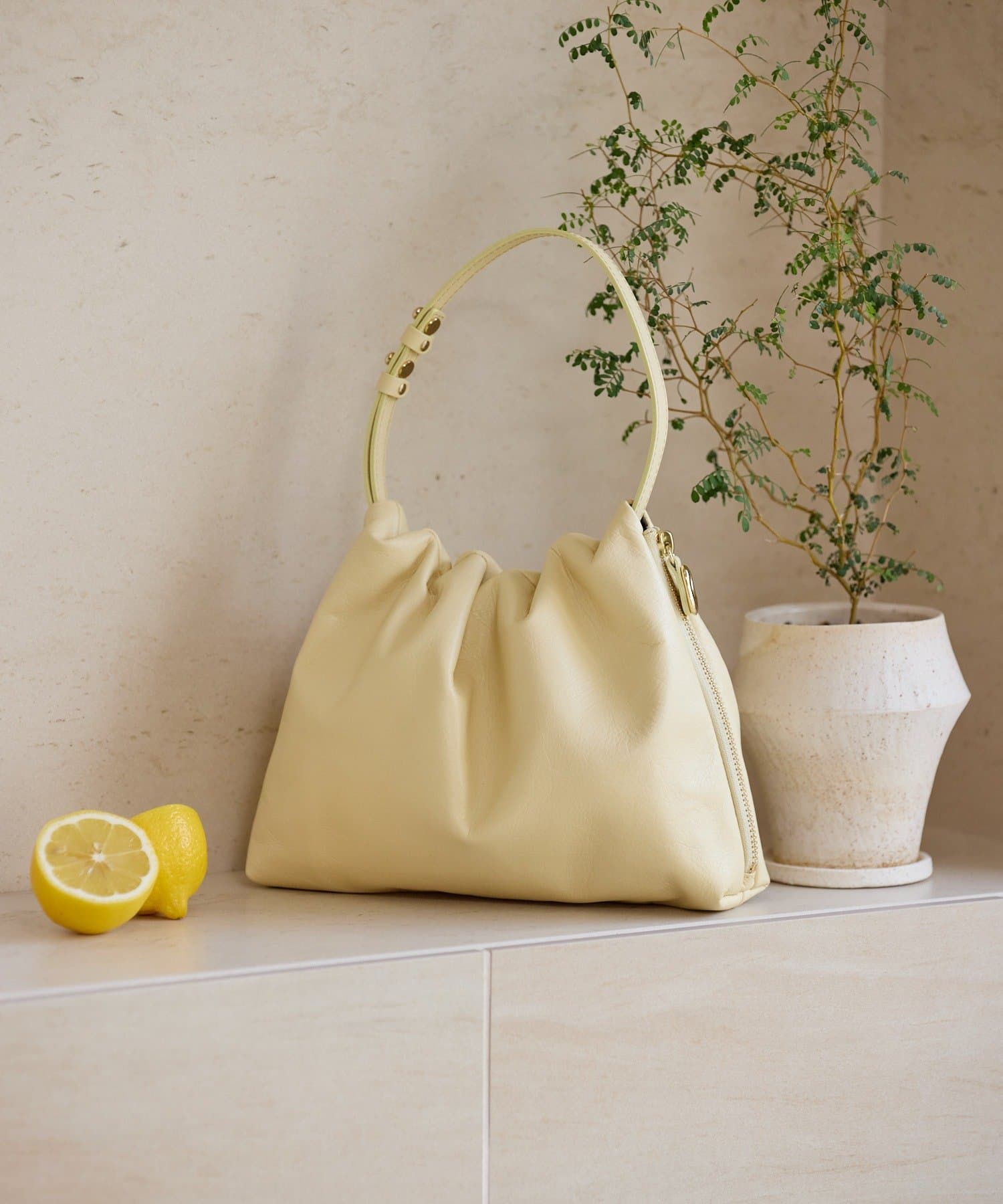 gemeil(ジェムイル) 【累計販売1万本突破】レザーワンハンドルバッグ (CE-1014)