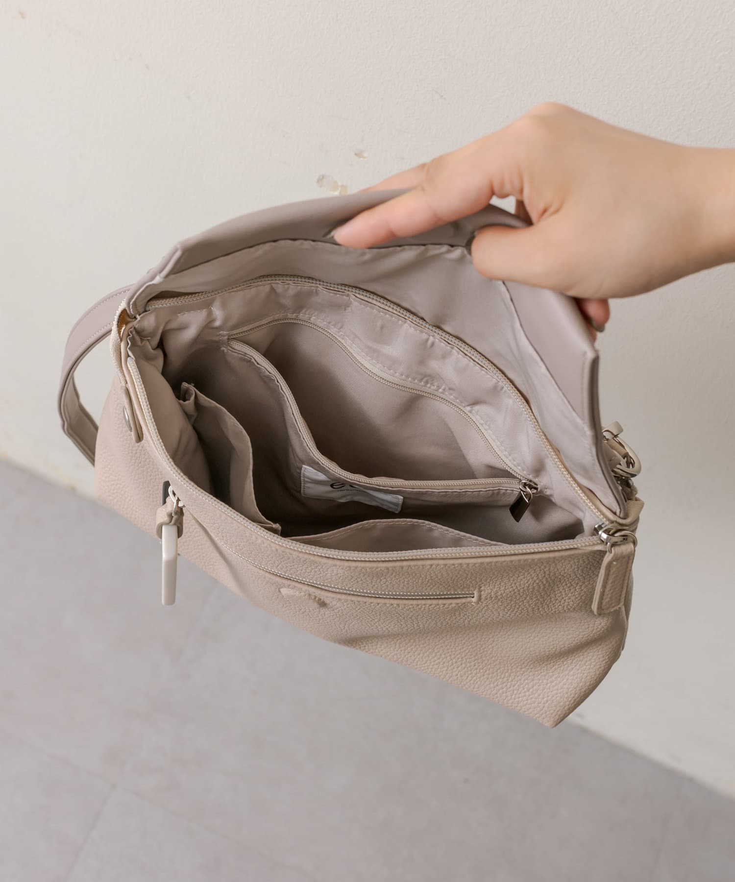 専用＊＊ファスナー蓋付きバッグ＊＊ GENE：ファスナー付縦型トートバッグ – FUMIKODA