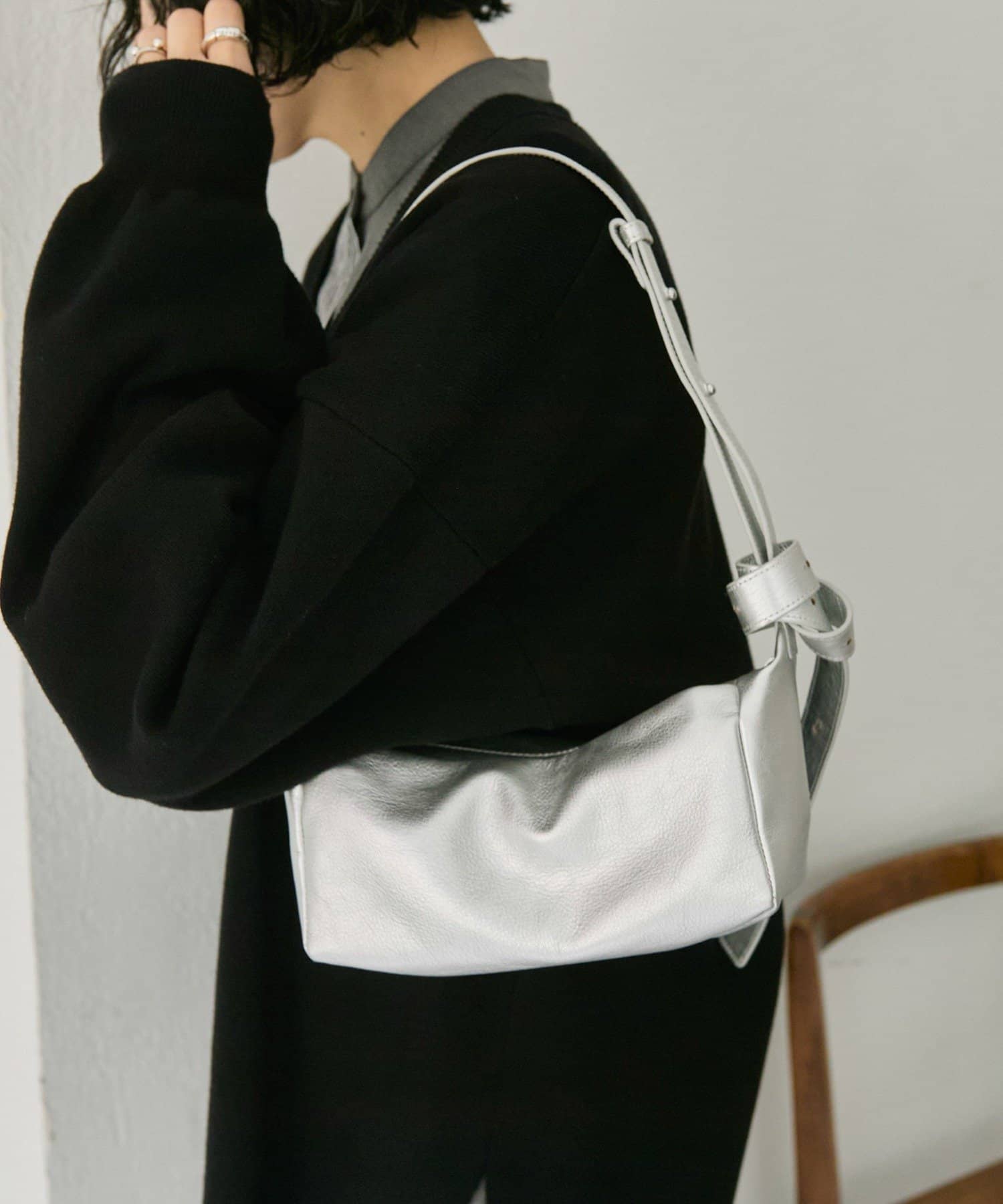 ear PAPILLONNER(イア パピヨネ) 《軽量/本革(山羊革)》ボックスミニショルダーバッグ