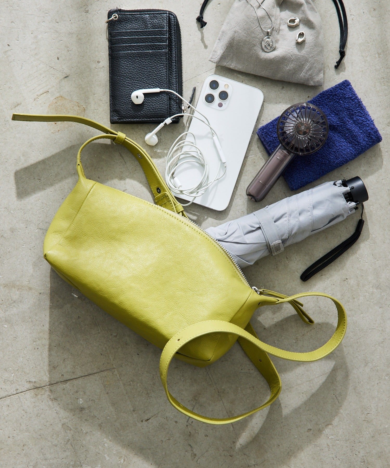 ear PAPILLONNER(イア パピヨネ) 《軽量/本革（山羊革）》ボックスミニショルダーバッグ