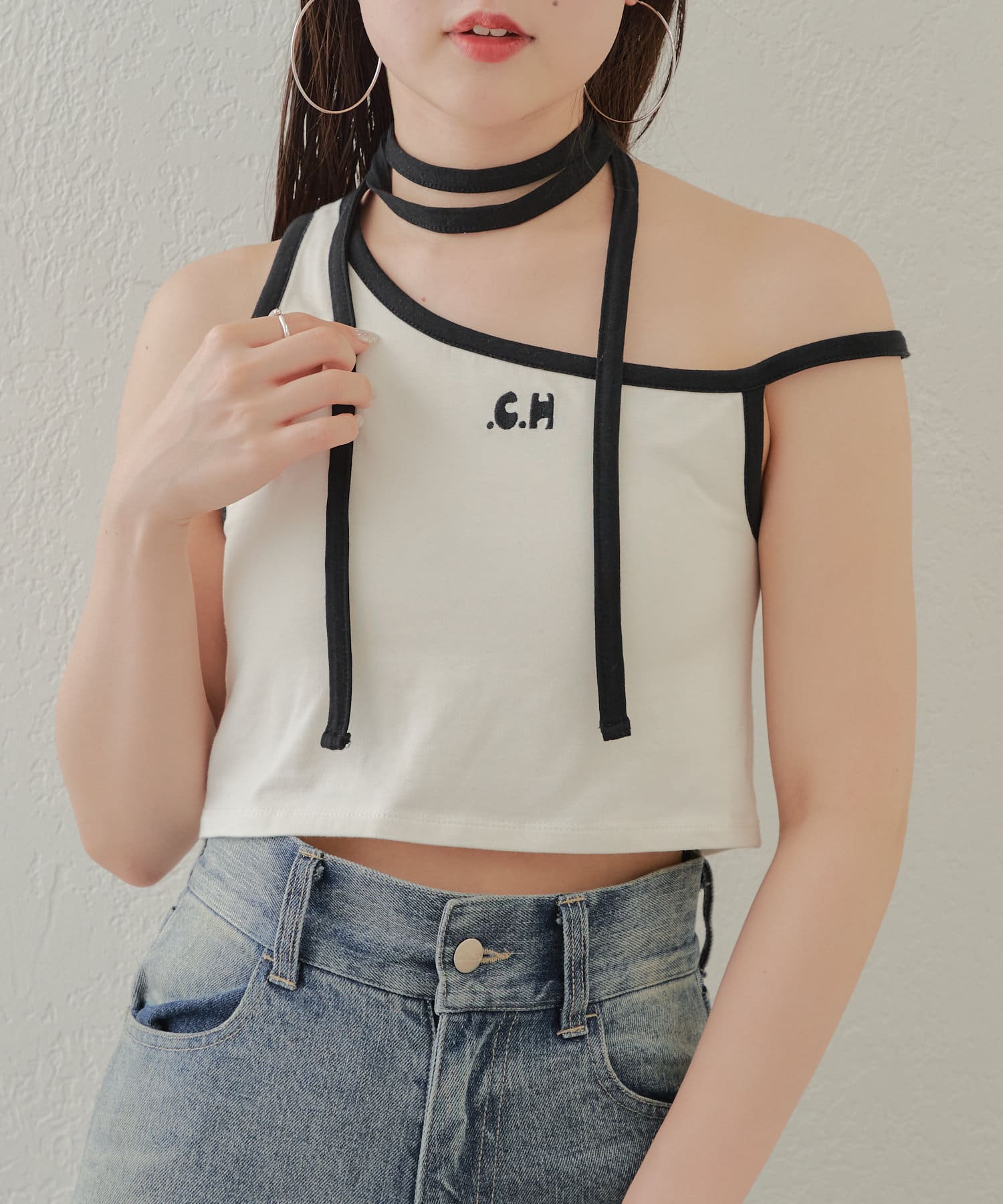 OUTLET(アウトレット) レディース 【Chico】チョーカー付アシメワンショル刺繍タンクトップ ホワイト