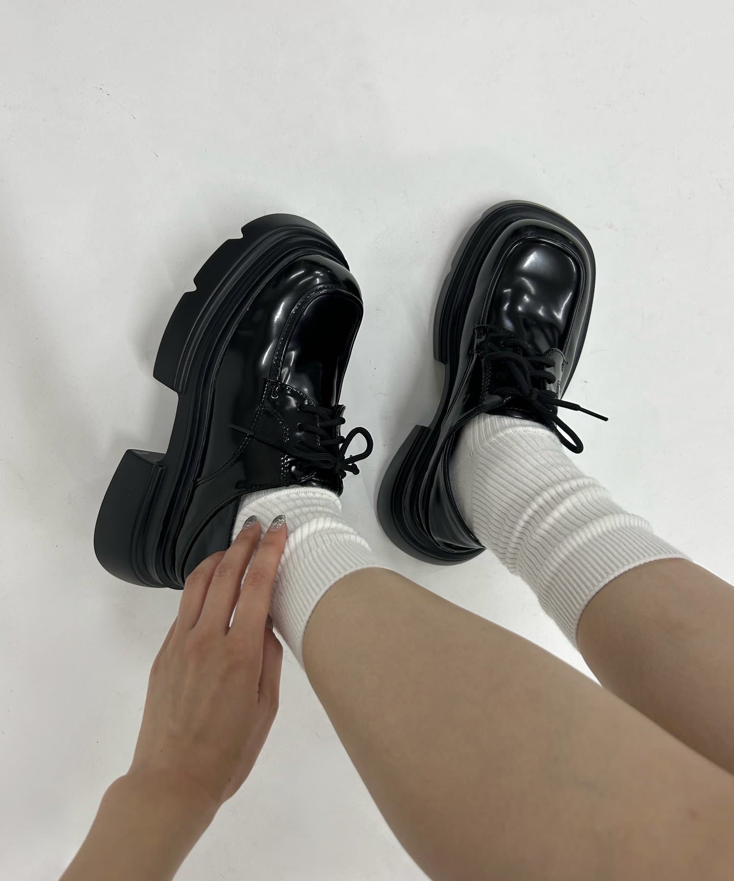HiNT/ヒント】レースアップローファー | WHO'S WHO gallery