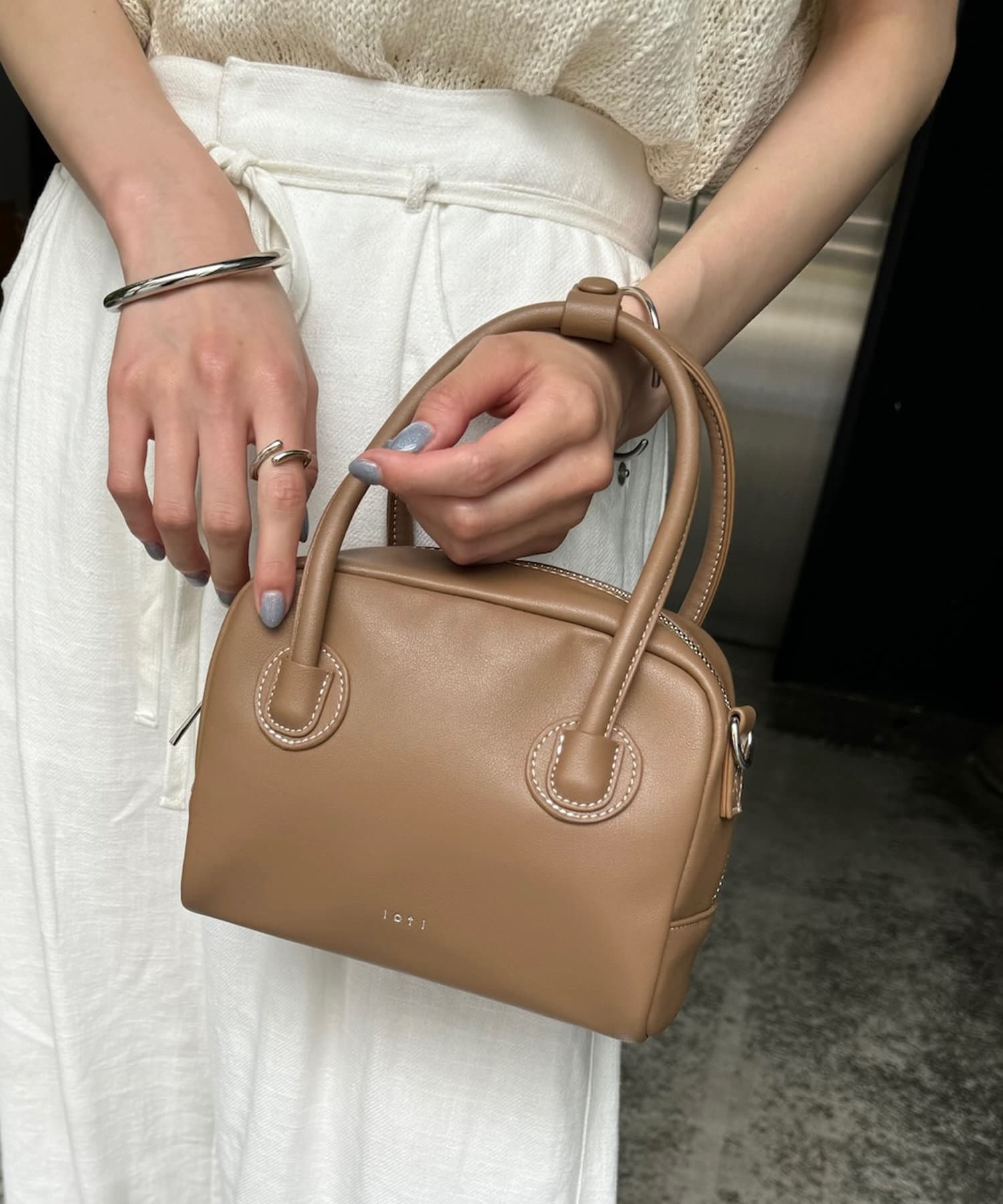 mystic loti ボストンバッグ (完売品) セール】loti エナメルボストンBAG（ボストンバッグ）｜mystic
