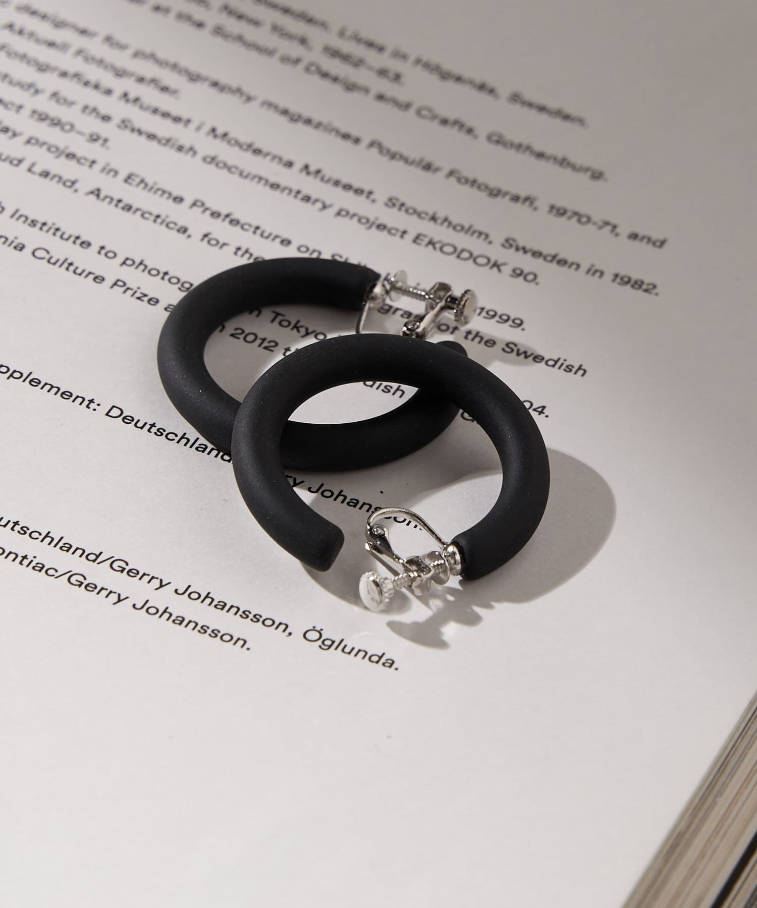 Lattice(ラティス) マットカラーフープイヤリング