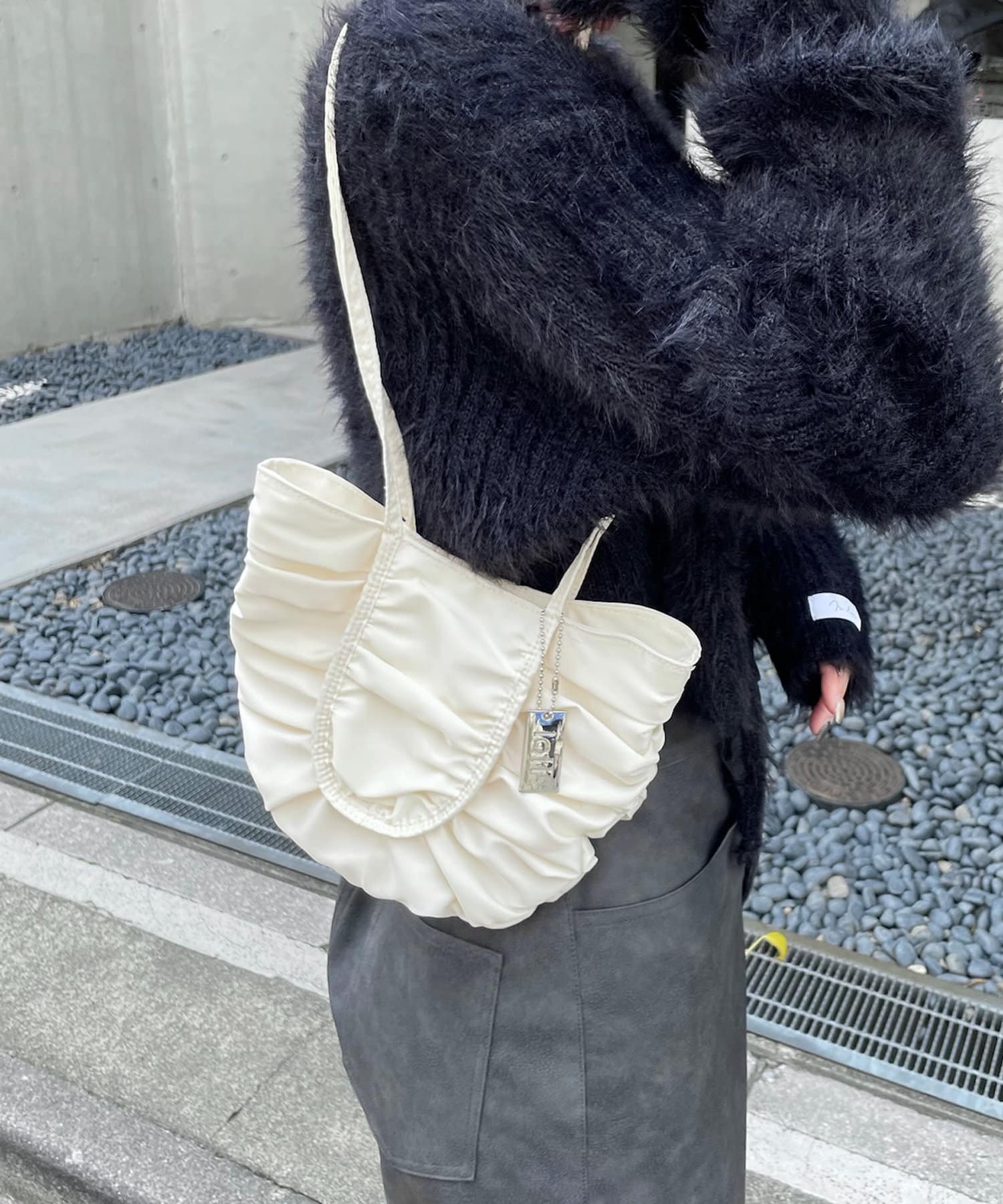 mystic(ミスティック) 【3色展開】loti サテンギャザーBAG