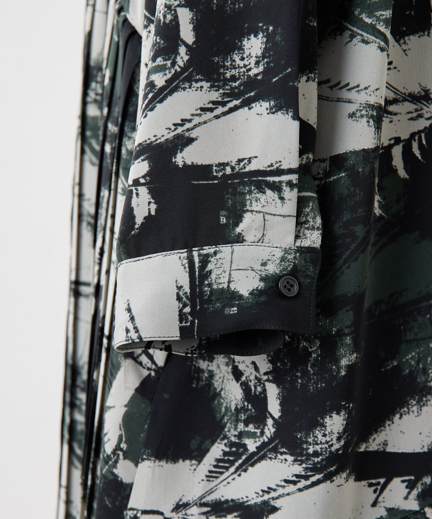 ear PAPILLONNER(イア パピヨネ) 《動画あり》長袖斜めプリーツワンピース【SUM1 STYLE(スミ スタイル)】