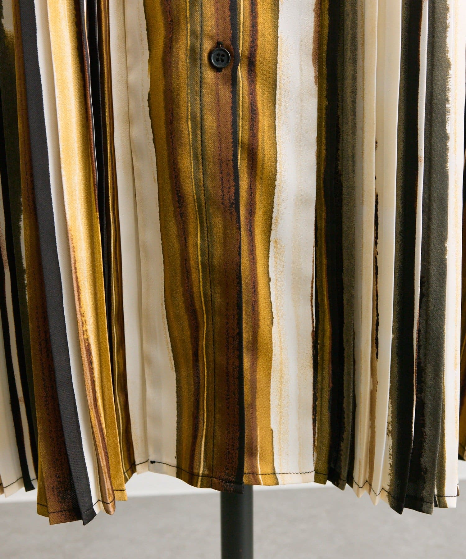 ear PAPILLONNER(イア パピヨネ) 《オケージョン/動画あり》長袖斜めプリーツワンピース【SUM1 STYLE(スミ スタイル)】