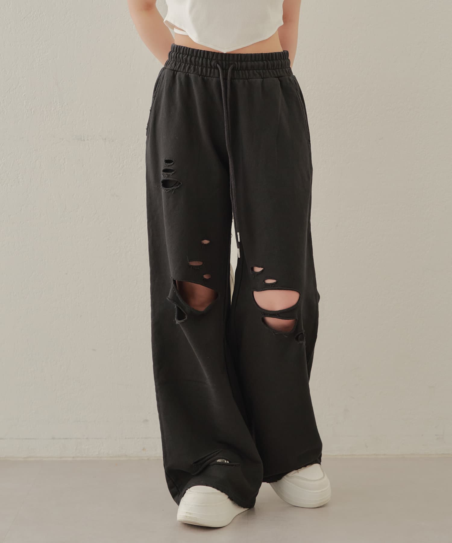 Chico】ピグメントダメージスウェットパンツ | OUTLET(アウトレット