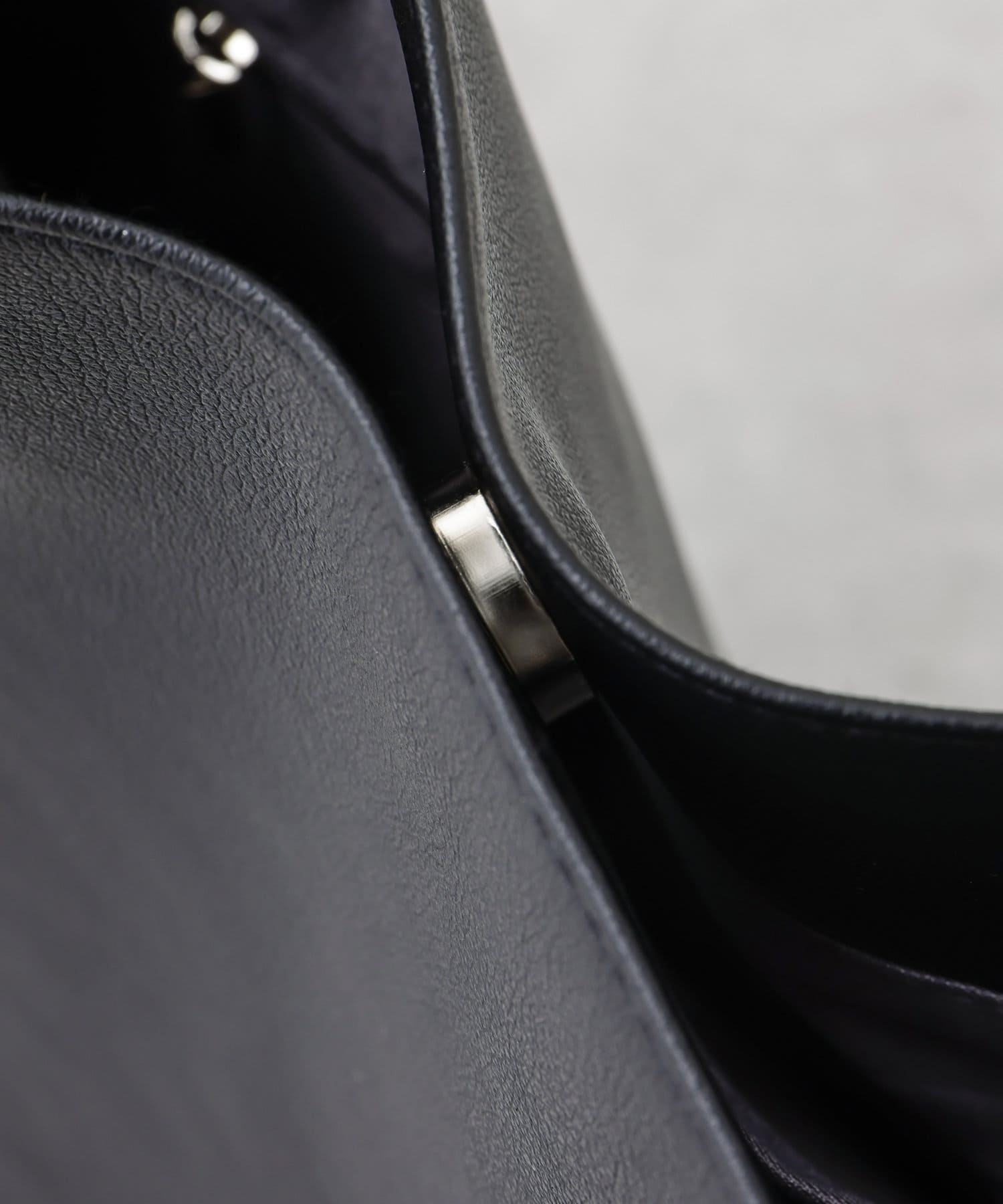 DISCOAT(ディスコート) 【ご好評につき再販売！/ 通勤・通学にも◎】A4対応仕切りトートバッグ《詳細動画あり》