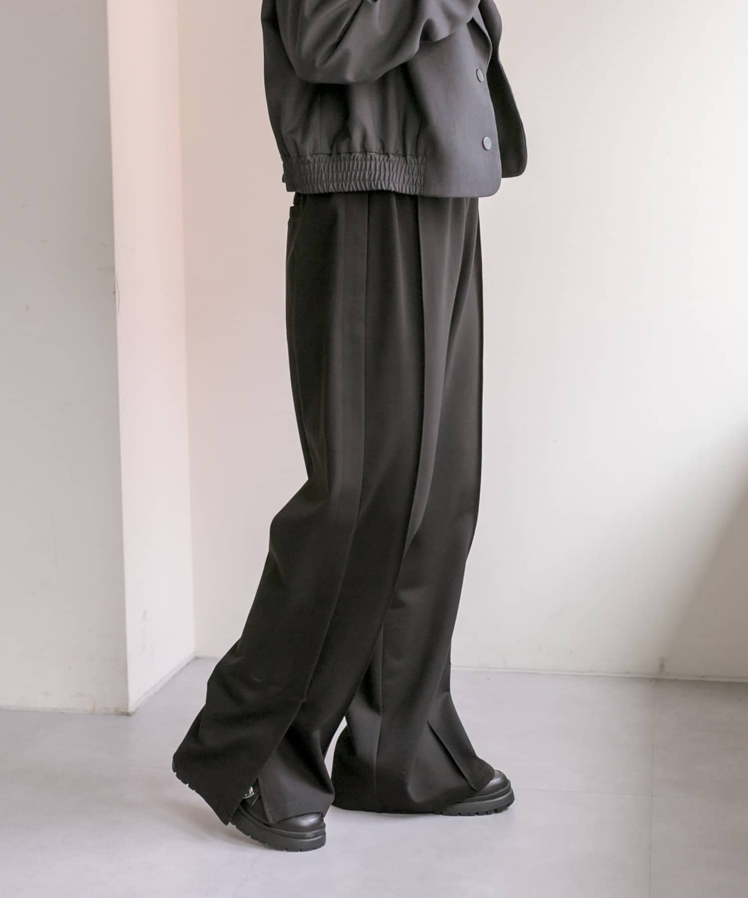 新品【ear PAPILLONNER】ベイカーパンツ【SUM1 STYLE】 リラックス】ワンタックカーブパンツ【SUM1 STYLE(スミスタイル