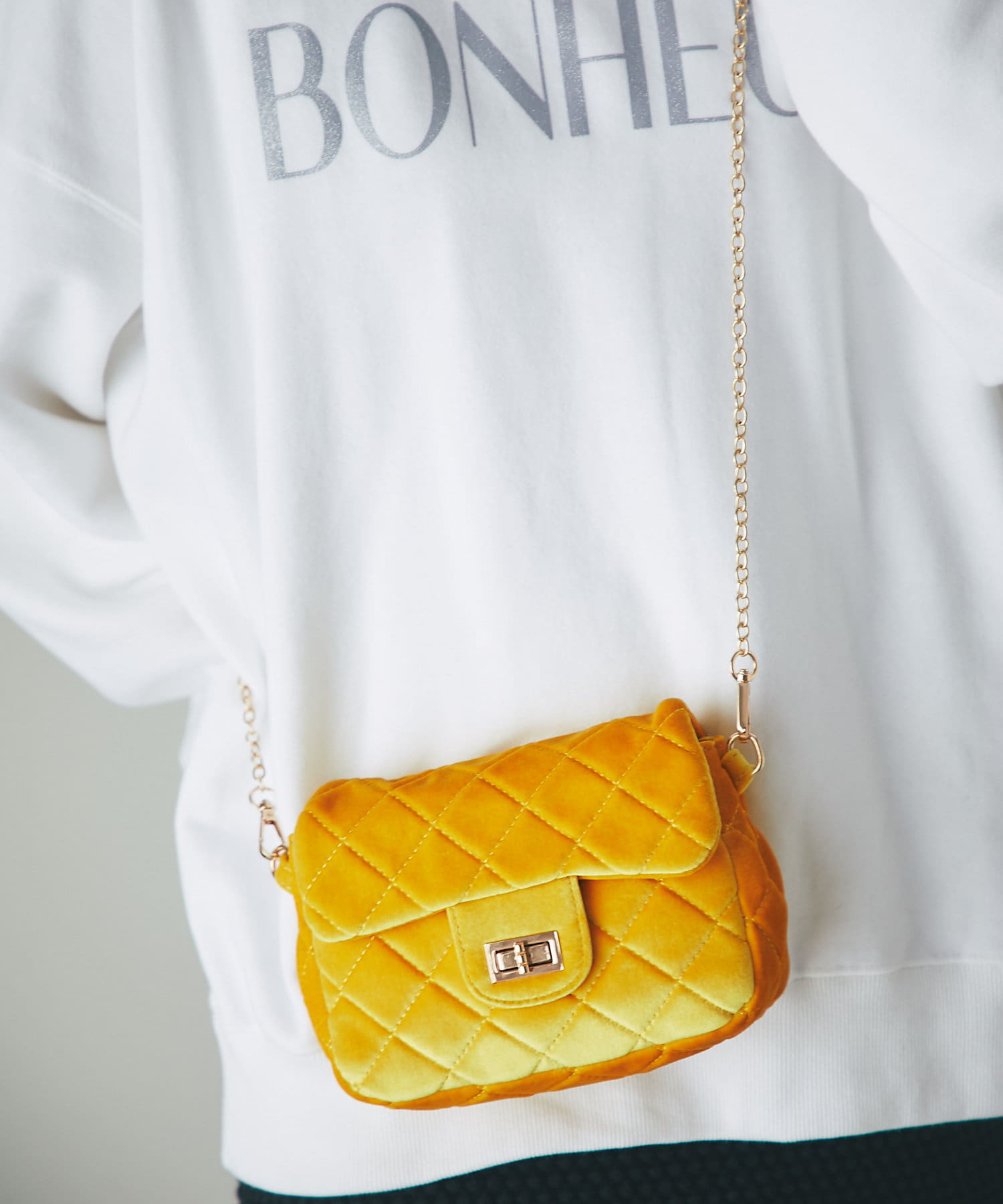 un dix cors】チェーンベロアキルティングバッグ | OUTLET