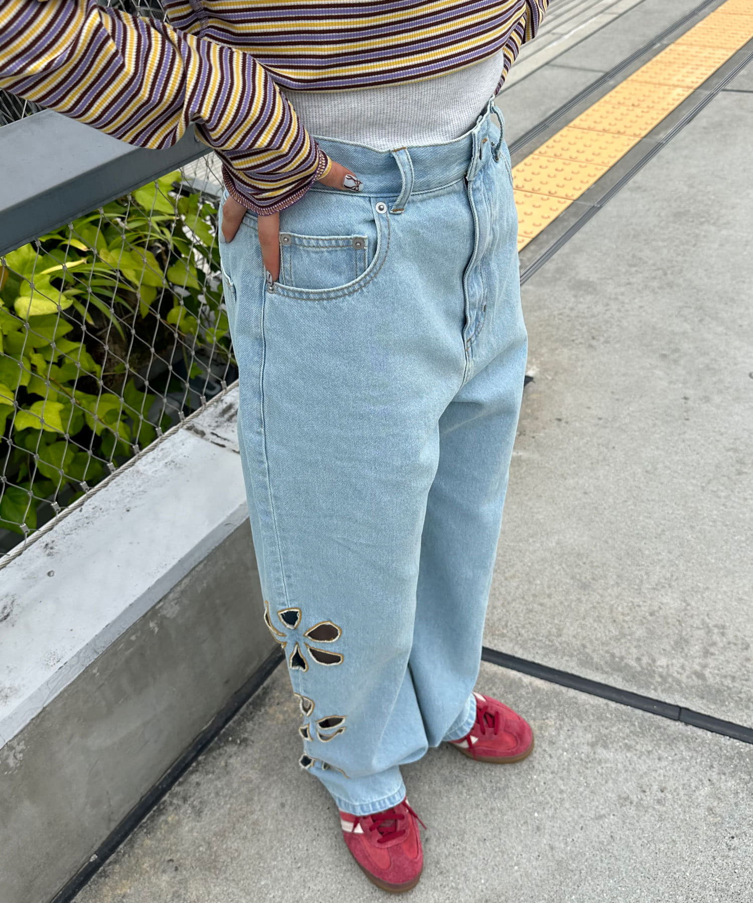 HELLO.SANFRANCISCO/ハローサンフランシスコ】フラワーカットアウトデニムパンツ | CIAOPANIC(チャオパニック)レディース |  PAL CLOSET(パルクローゼット) - パルグループ公式ファッション通販サイト