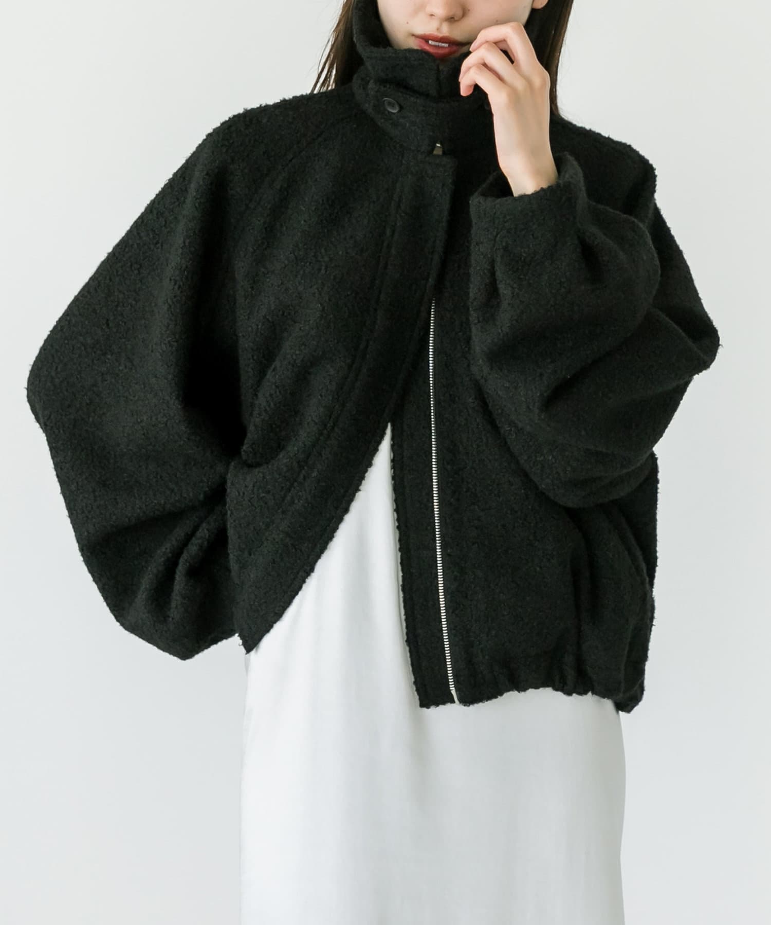 mystic（ミスティック）の「【3色展開】ドロストショートコート