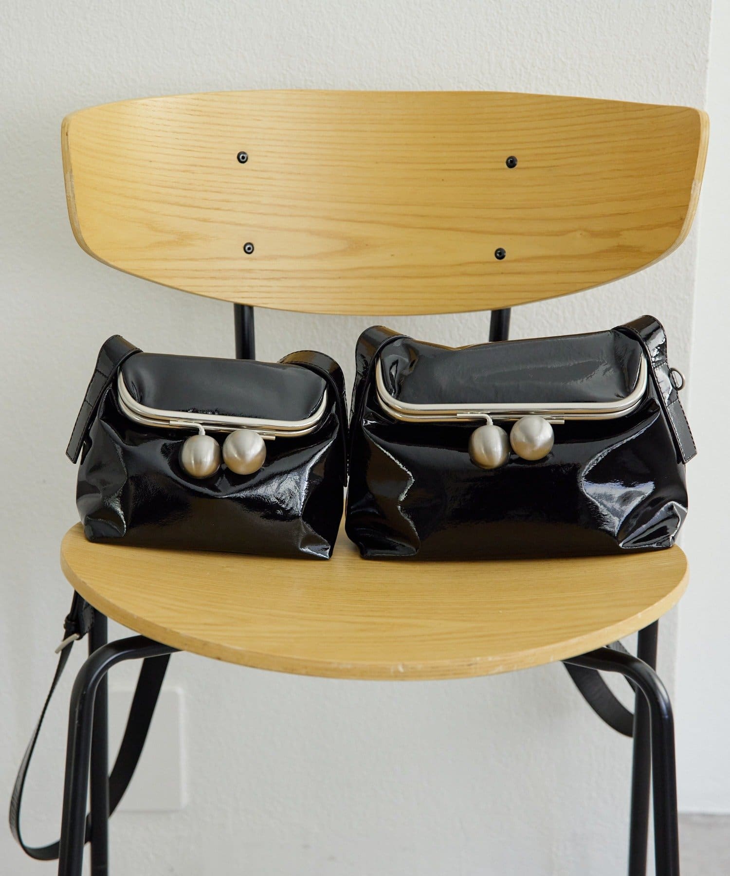 ear PAPILLONNER(イア パピヨネ) 【kawa-kawa(カワカワ)】NO1464 口金スクエアポシェット/ショルダーバッグ