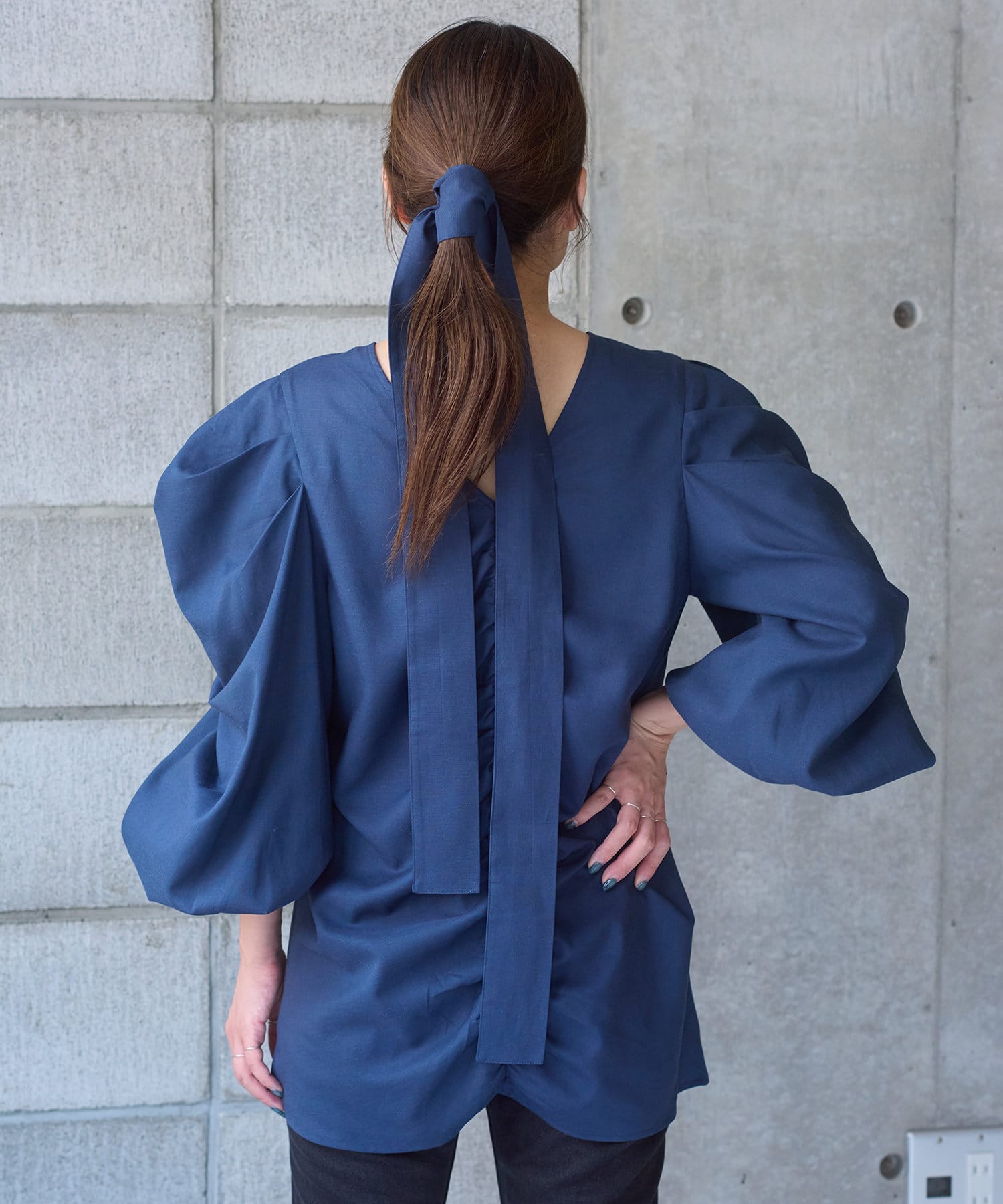 Pasterip(パセリ) レディース Power shoulder tie blouse ネイビー