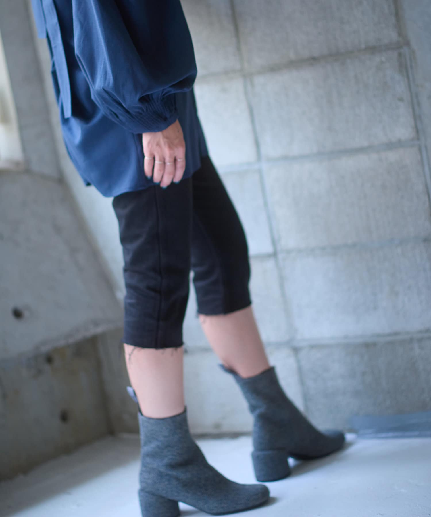 Pasterip(パセリ) Power shoulder tie blouse