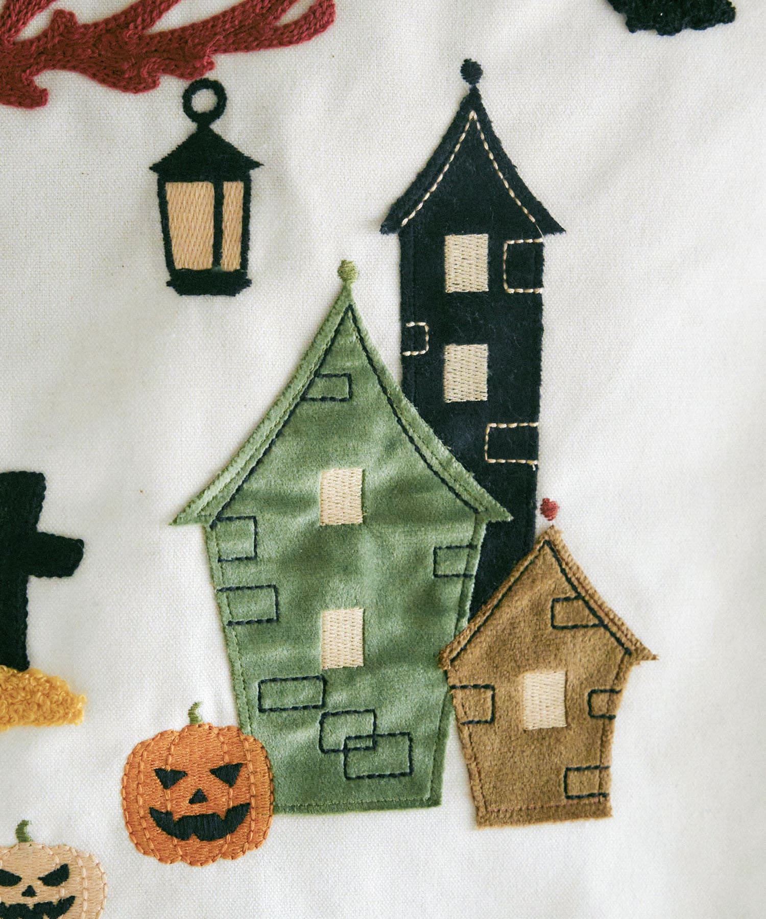 salut!(サリュ) ハロウィン刺繍タペストリー／Halloween Market