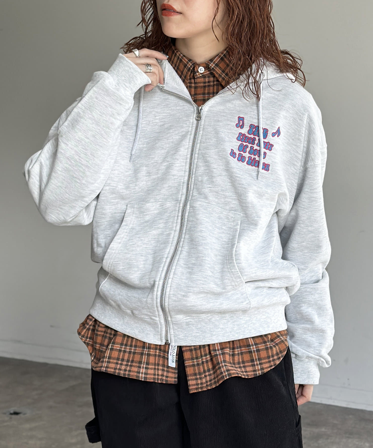 サガラ刺繍ジップパーカー | CPCM(シーピーシーエム)レディース