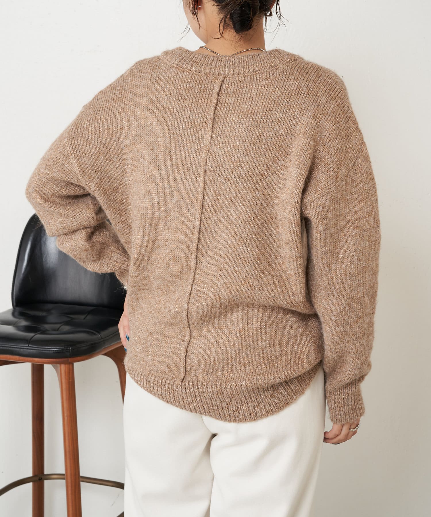 Jena　espace merveilleux(ジェナ　エスパスメルヴェイユ) ラメVネックニット