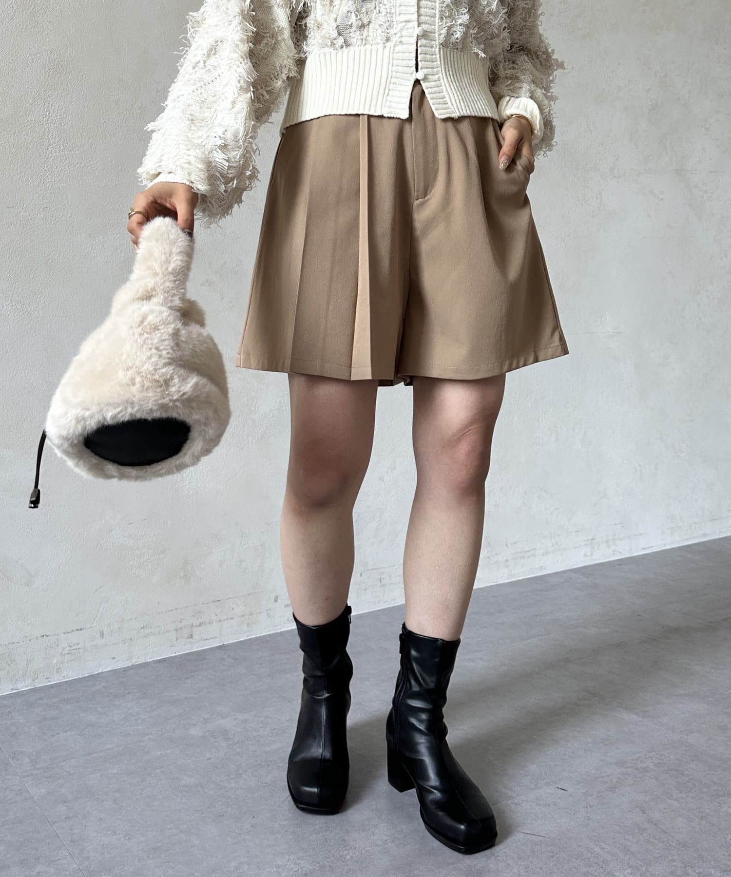sheller シェリエ サイドZIPタックショートパンツ sheller】シェリエ サイドZIPタックショートパンツ