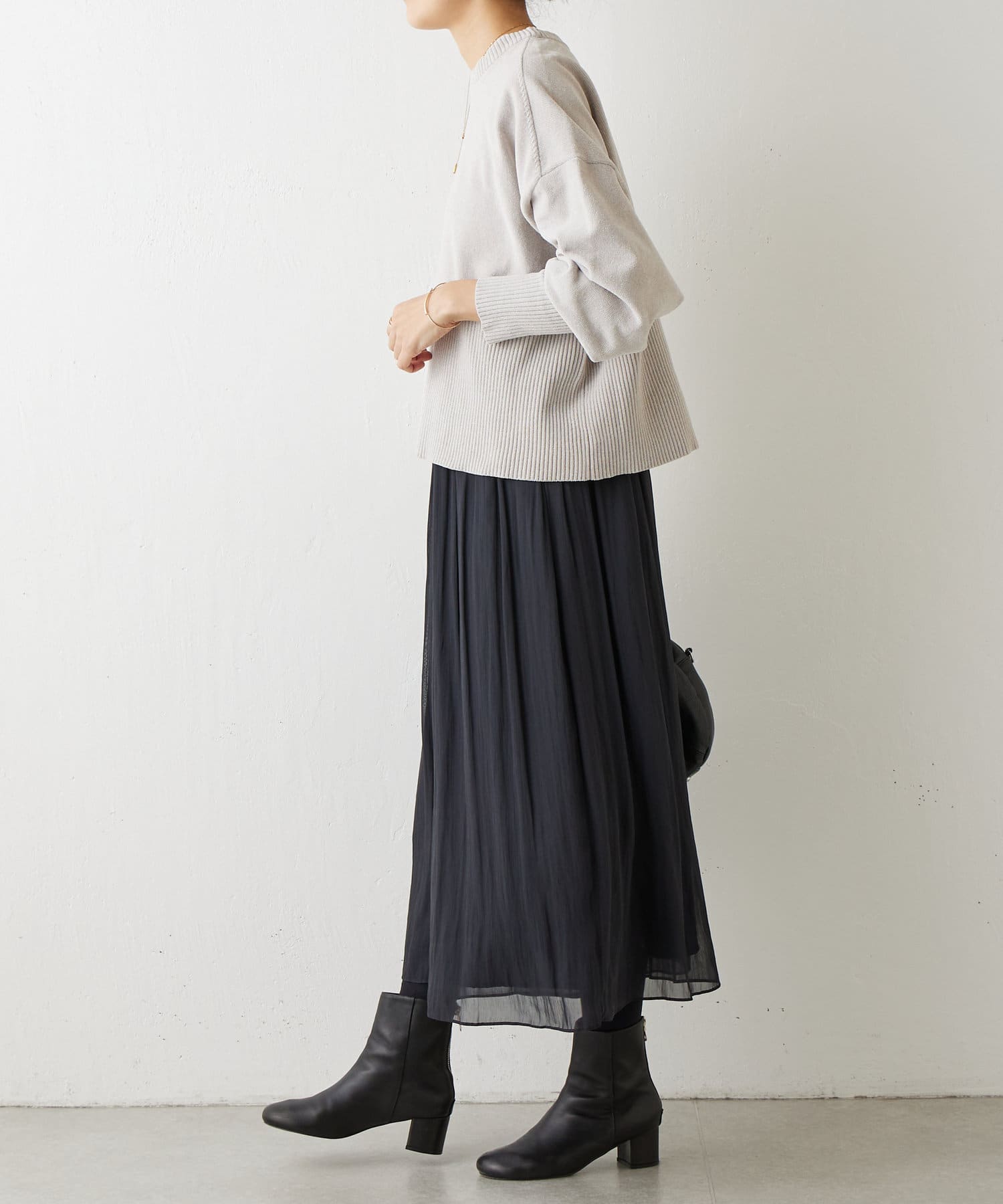 BEARDSLEY モールヤーンニット ライトグレー BEARDSLEY モールヤーンニット ライトグレー