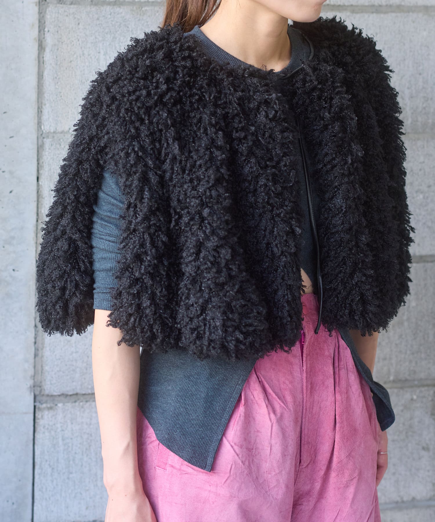 Pasterip(パセリ) Curly fur cape vest