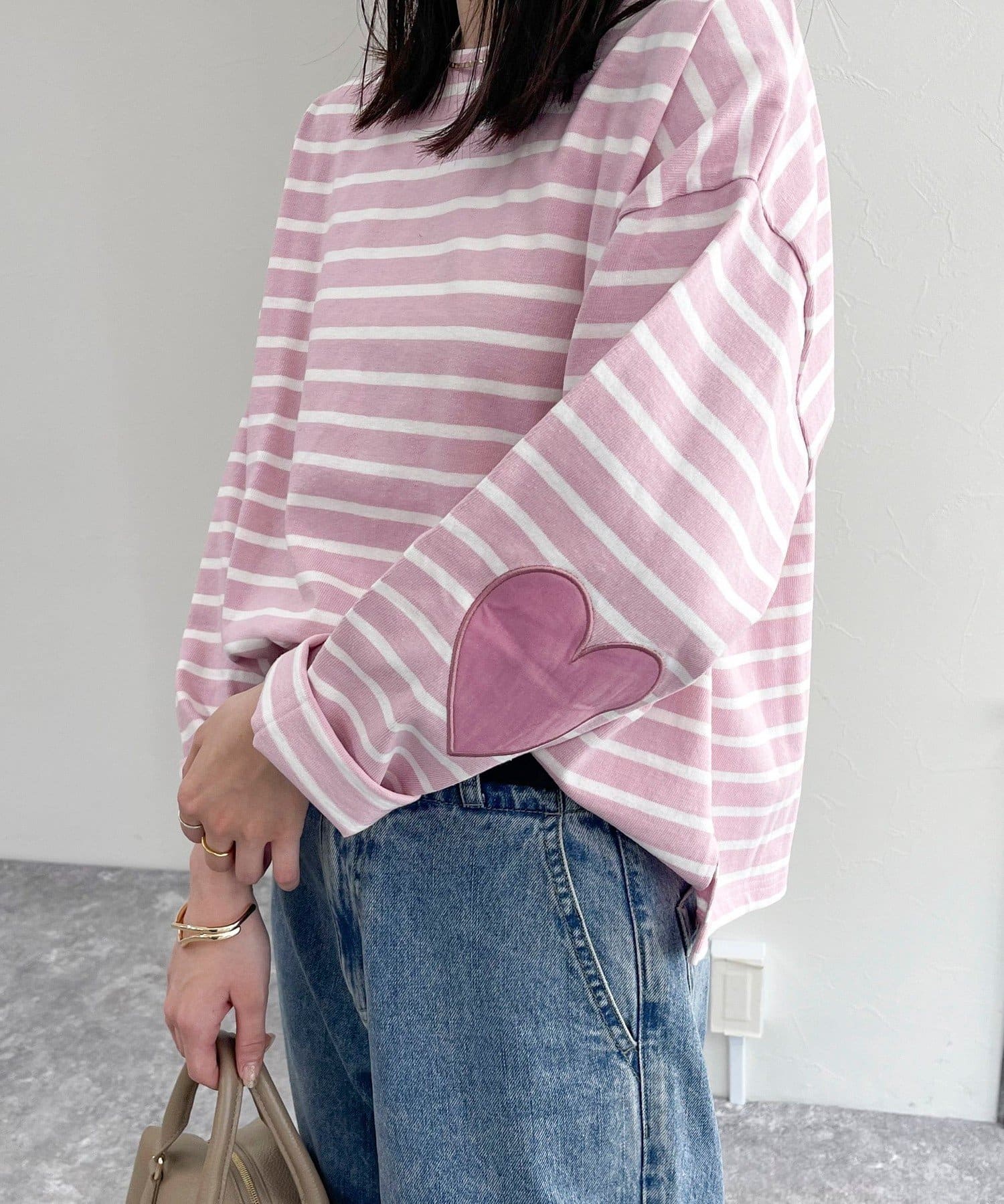 FREDY & GLOSTER(フレディ アンド グロスター) ボーダーハートパッチクロップドロンTシャツ