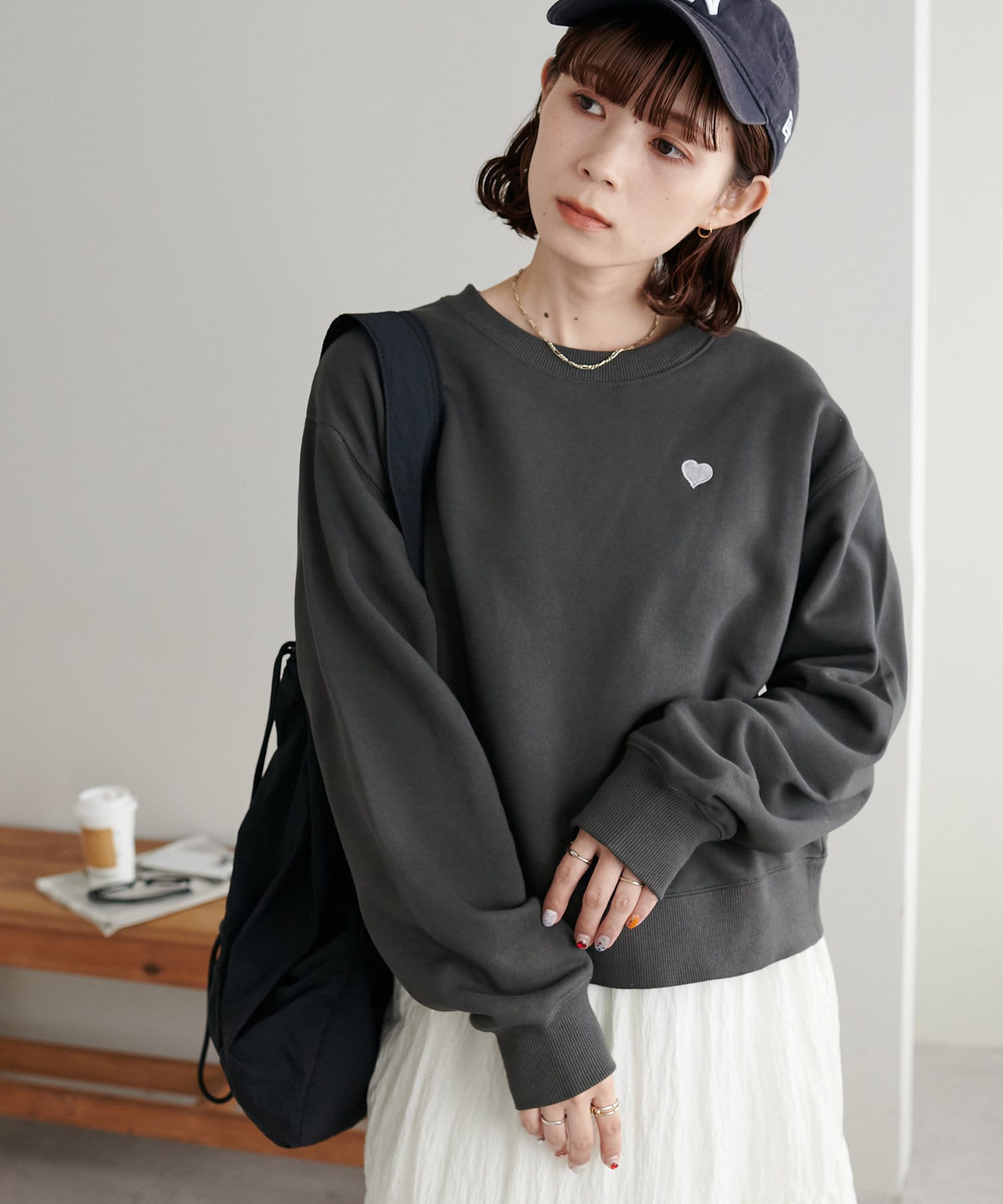 【最安値】 WEB限定/新色追加】ハート刺繍スウェット DISCOAT(ディス | トップス