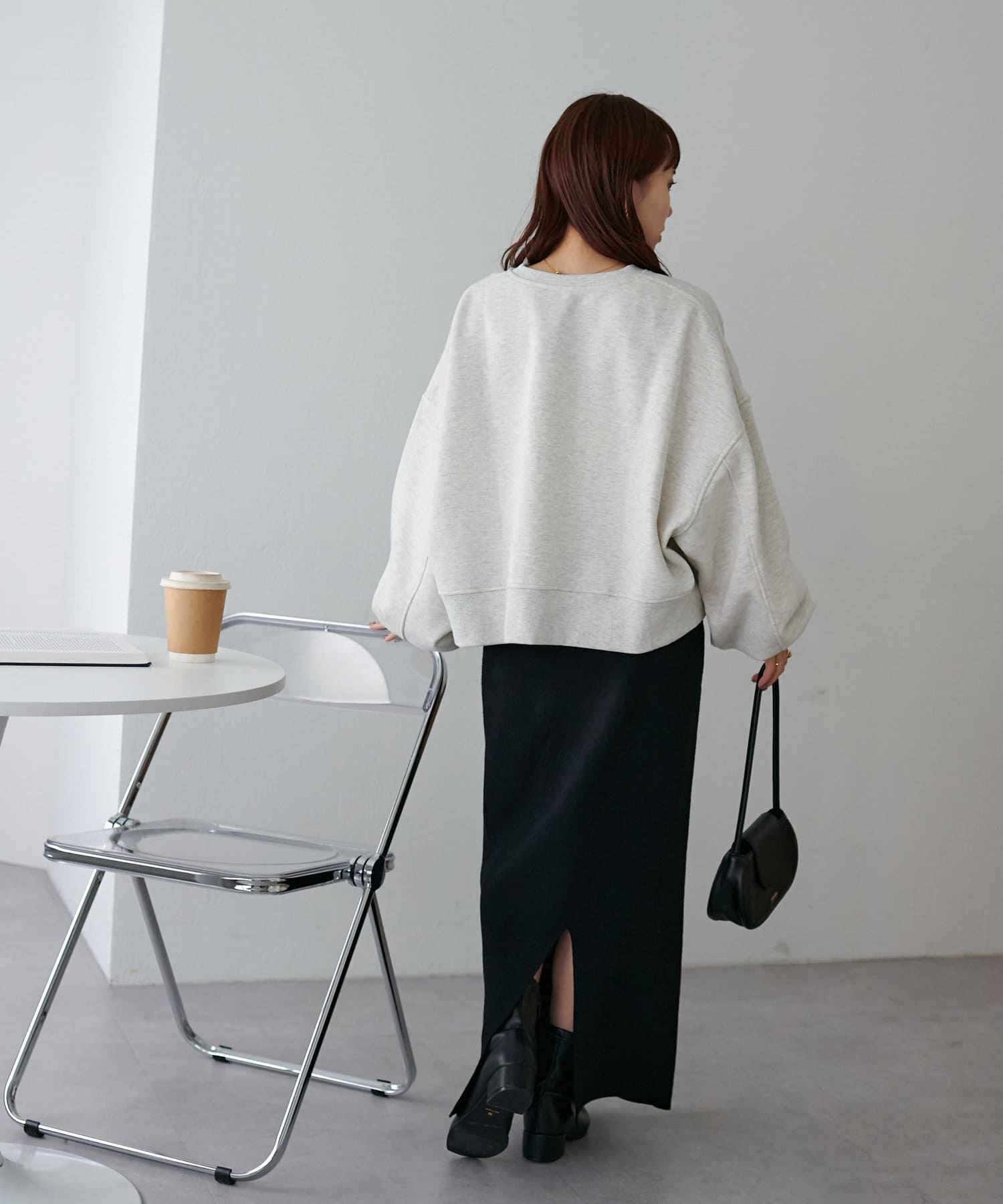 DISCOAT(ディスコート) 【WEB限定】ハンドライトロゴスウェット