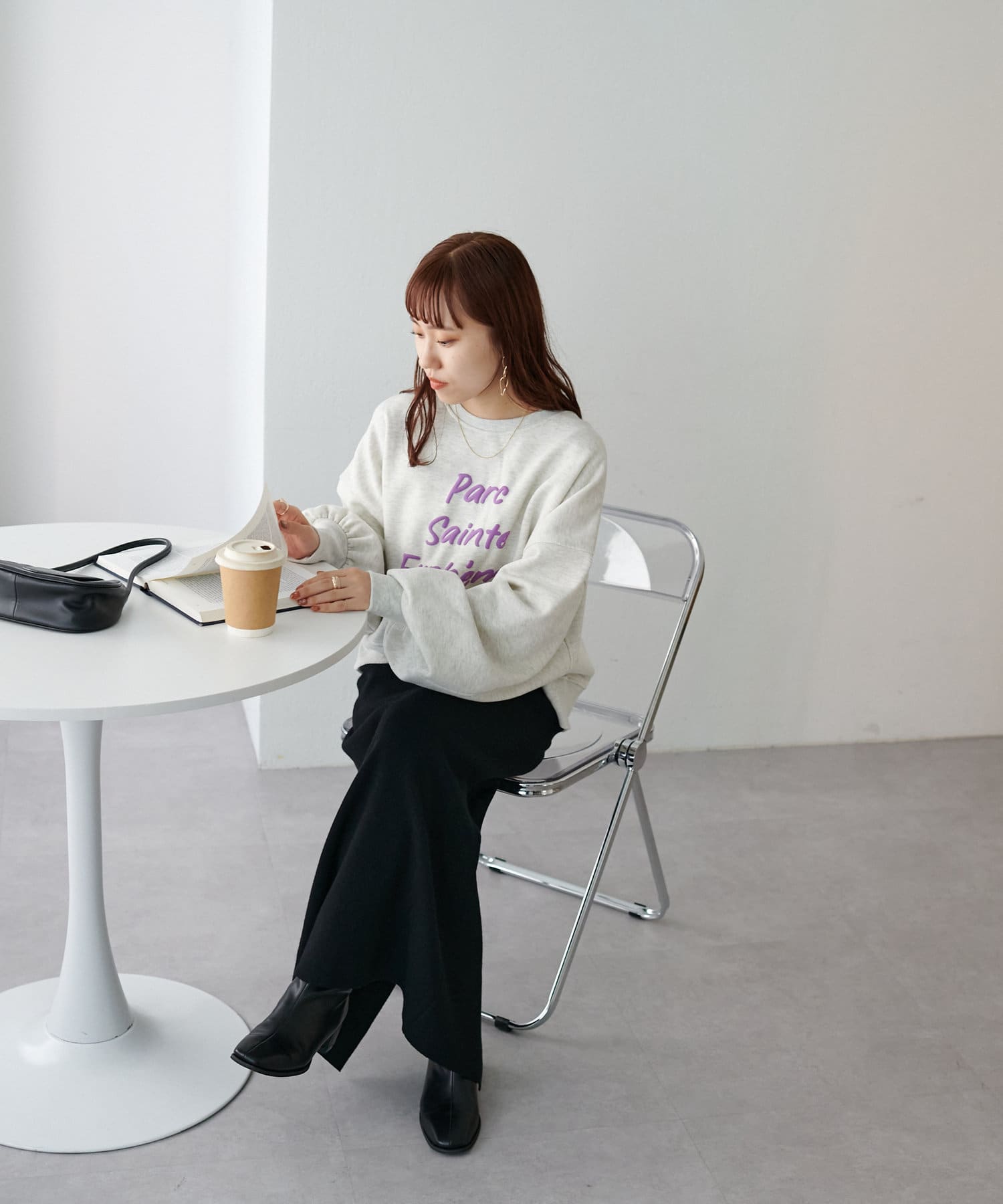 DISCOAT(ディスコート) 【WEB限定】ハンドライトロゴスウェット