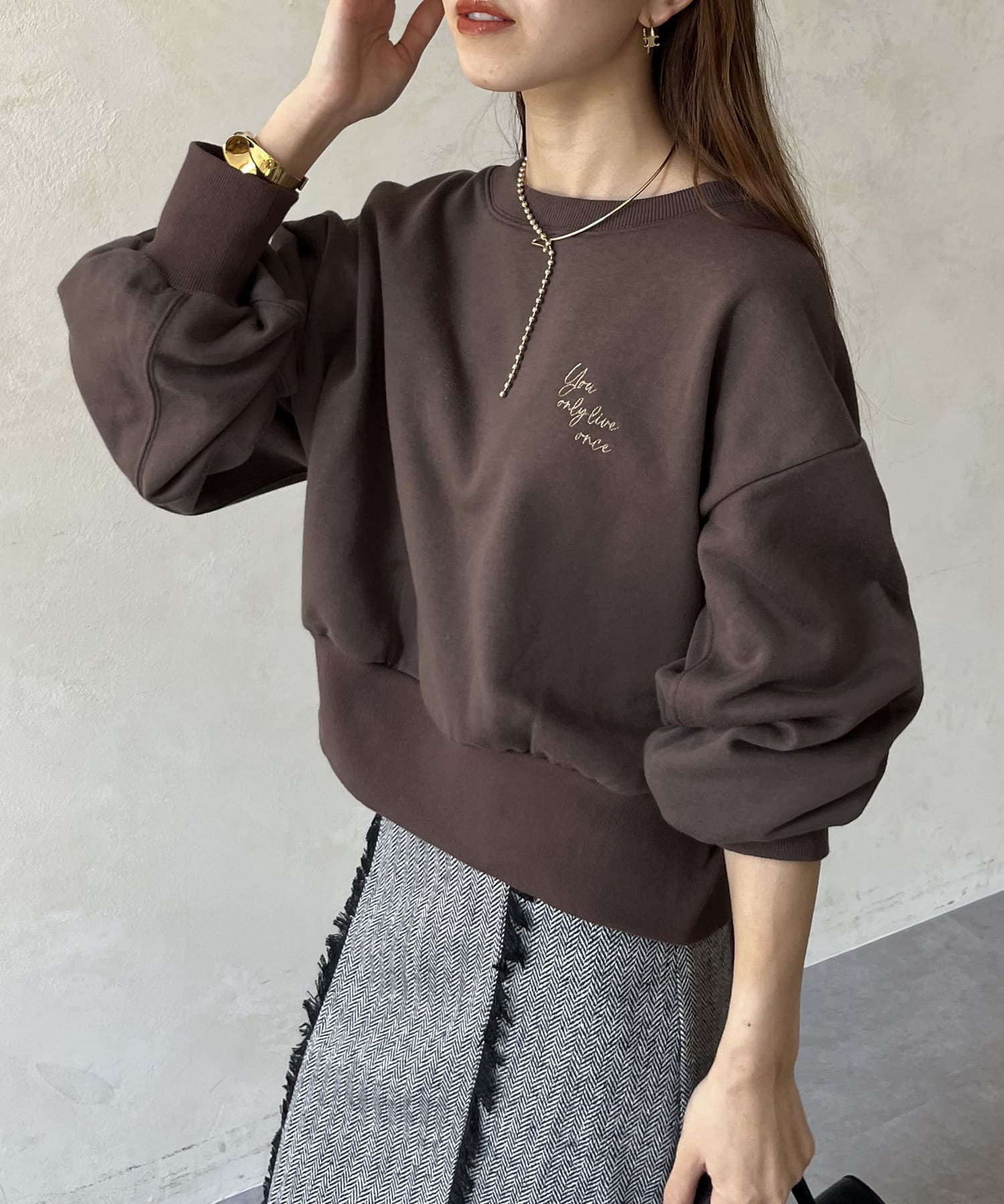 裾ジップラメ刺繍2WAY裏毛プルオーバー | Thevon.(ゼヴォン)レディース