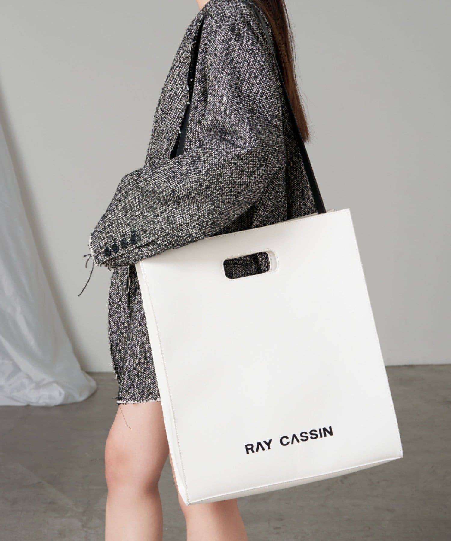 RAY CASSIN(レイカズン) スクエアビッグバッグ