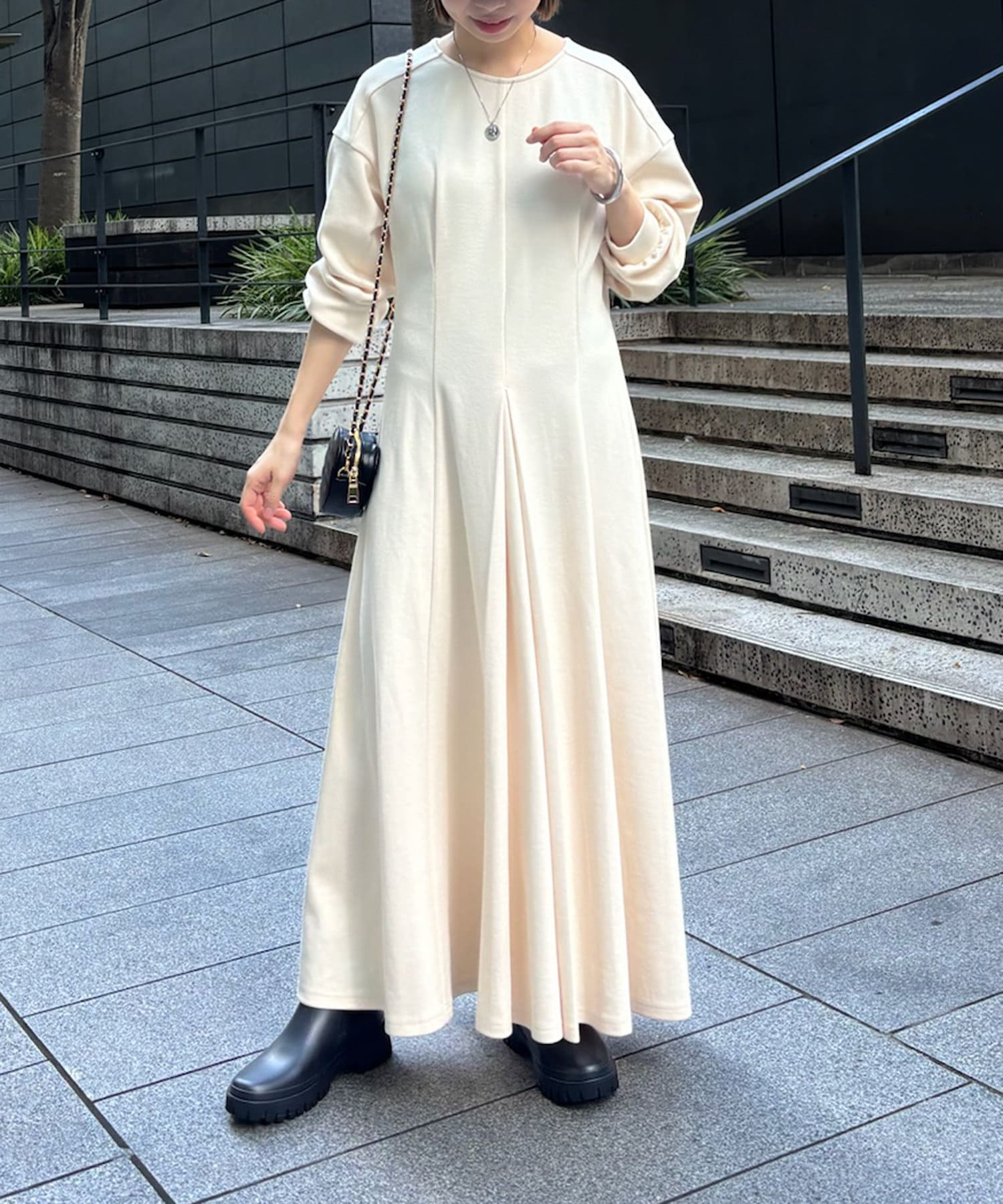 iristagramuuコラボ】カットフレアワンピース | LOUNGEDRESS(ラウンジ  