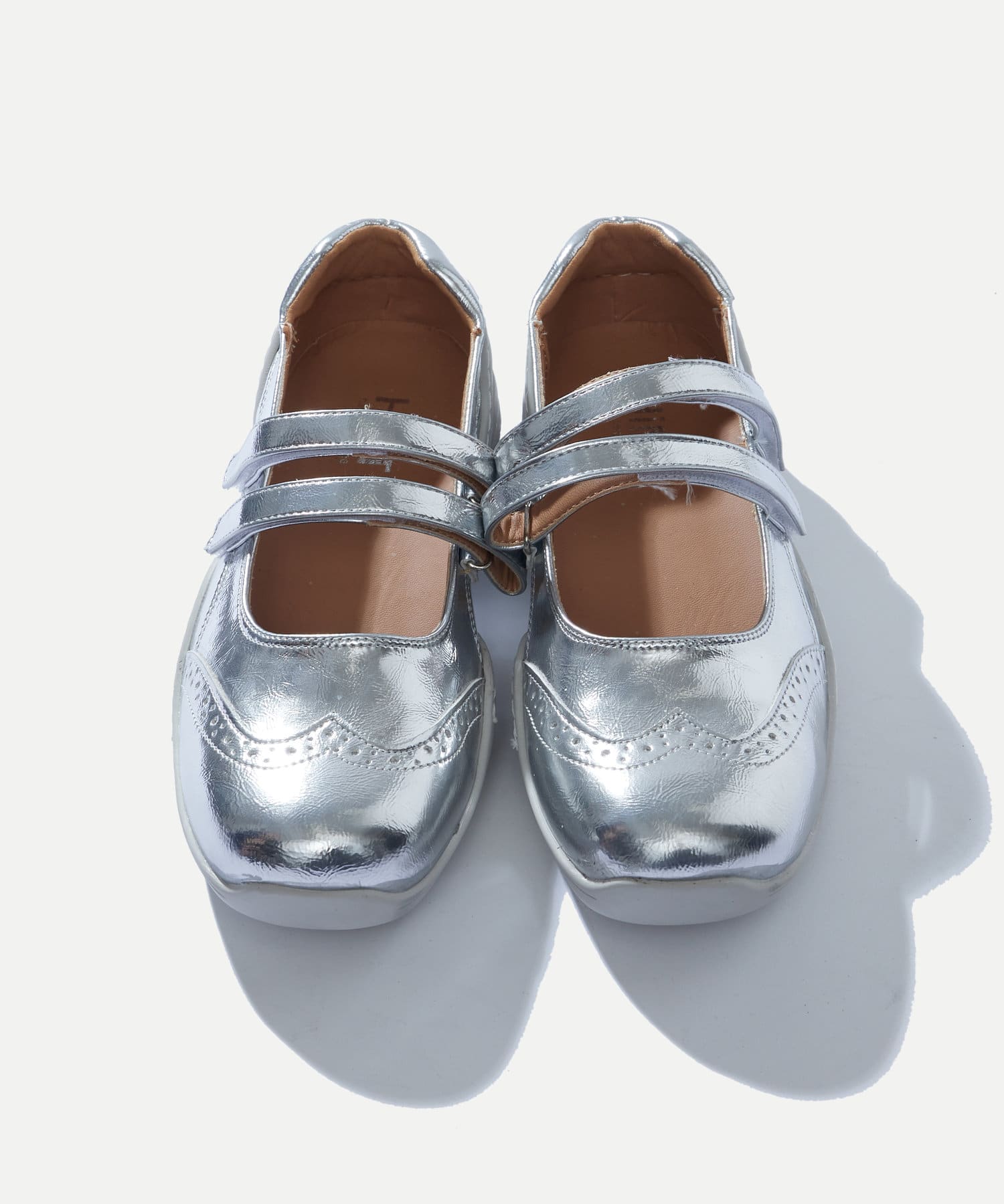 WHO’S WHO gallery(フーズフーギャラリー) 【HiNT/ヒント】ウィングチップストラップシューズ