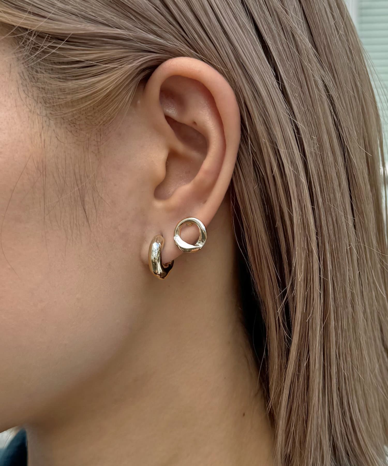 フープ ピアス メタル、レジン & ストラス CHANEL】メタル、レジン & ストラス ピアス