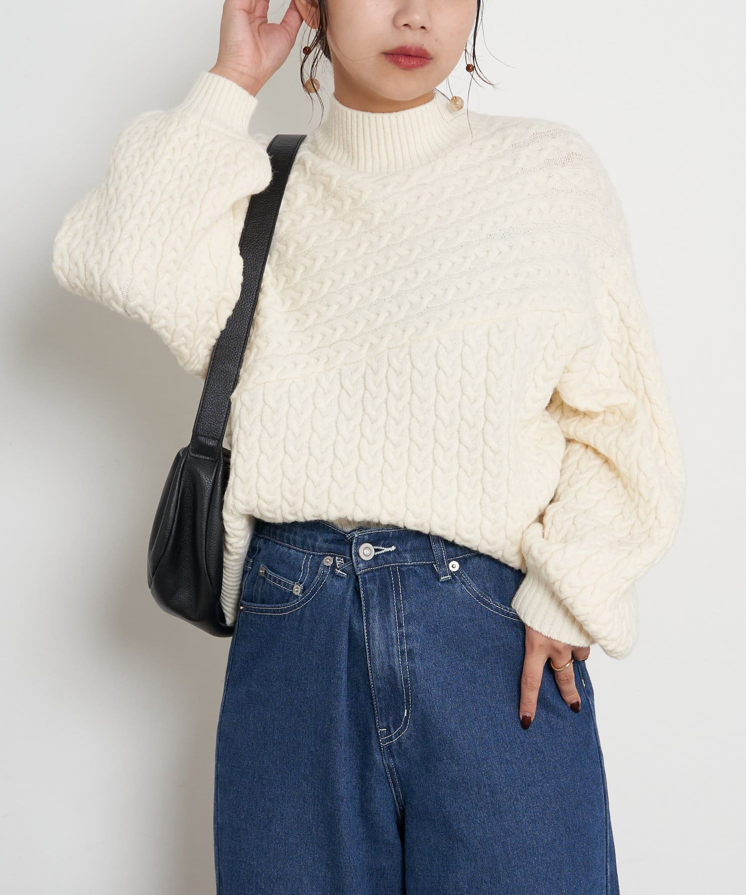 Jena　espace merveilleux(ジェナ　エスパスメルヴェイユ) 斜めケーブルニット