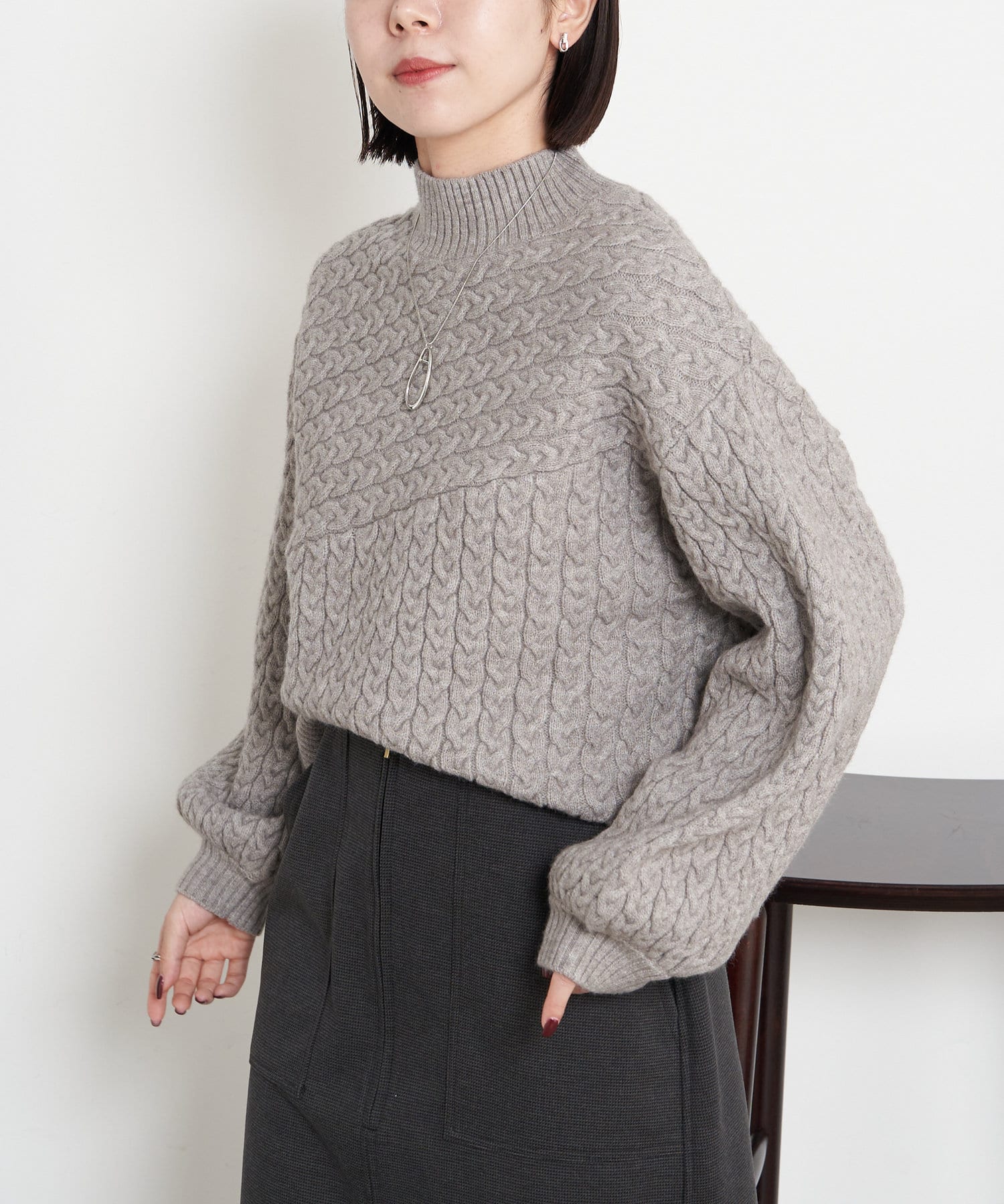 Jena　espace merveilleux(ジェナ　エスパスメルヴェイユ) 斜めケーブルニット