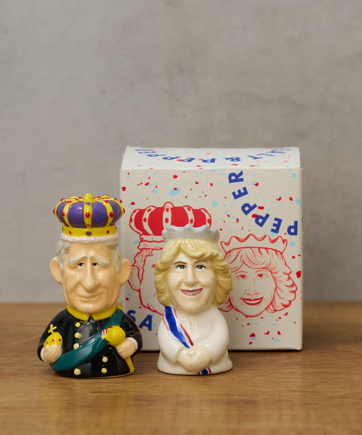 BIRTHDAY BAR(バースデイバー) King Charles and Camilla Salt and Pepper Set