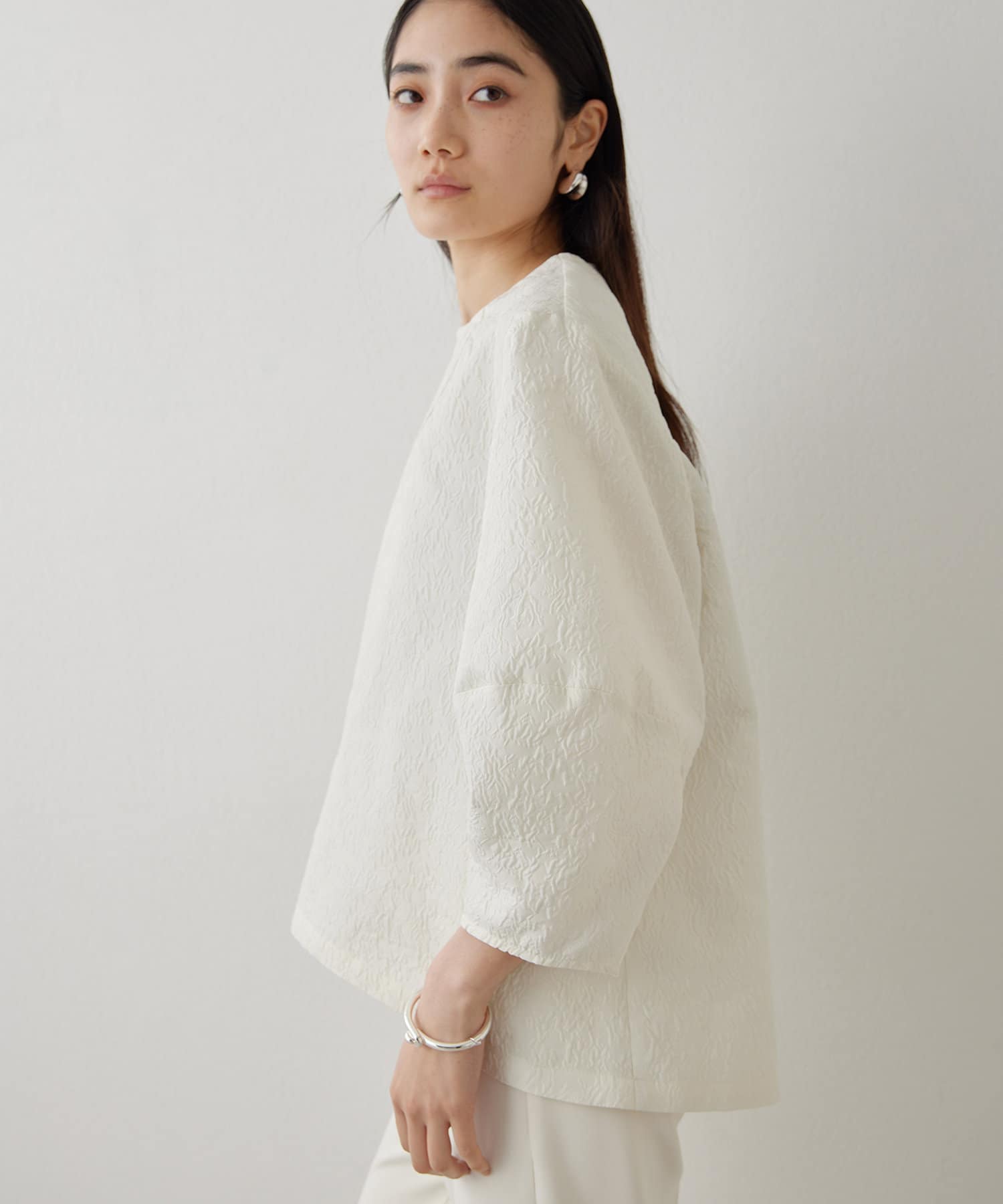 THE PAUSE】ジャガードパフスリーブブラウス | Whim Gazette THE PAUSE】ジャガードパフスリーブブラウス | Whim Gazette