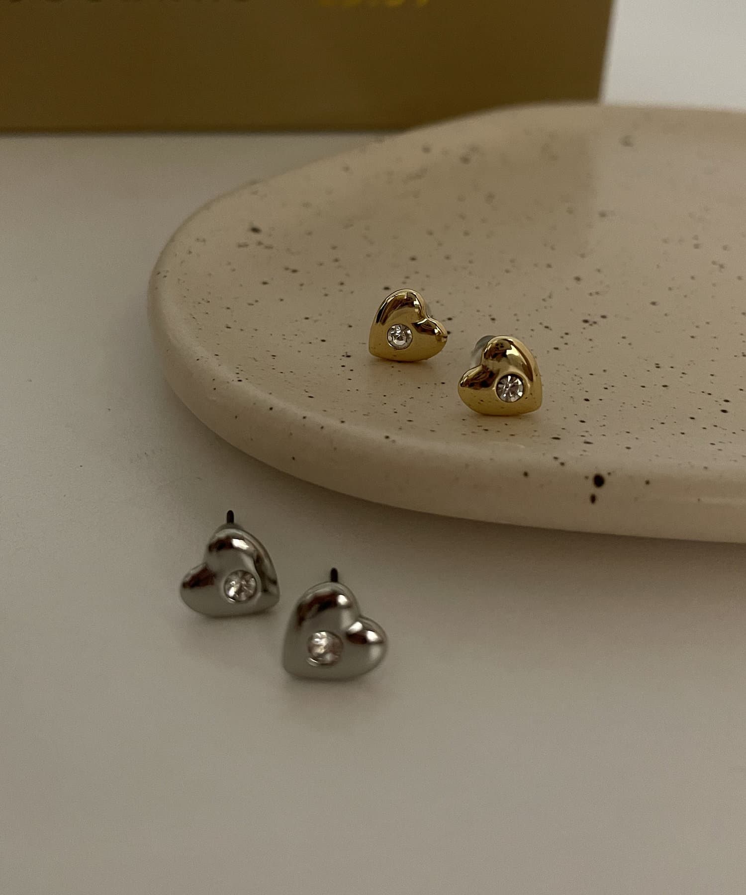 CAPRICIEUX LE'MAGE(カプリシュレマージュ) 【レマージュ別注】〈GOLDY/ゴールディ〉ストーンハートプチピアス
