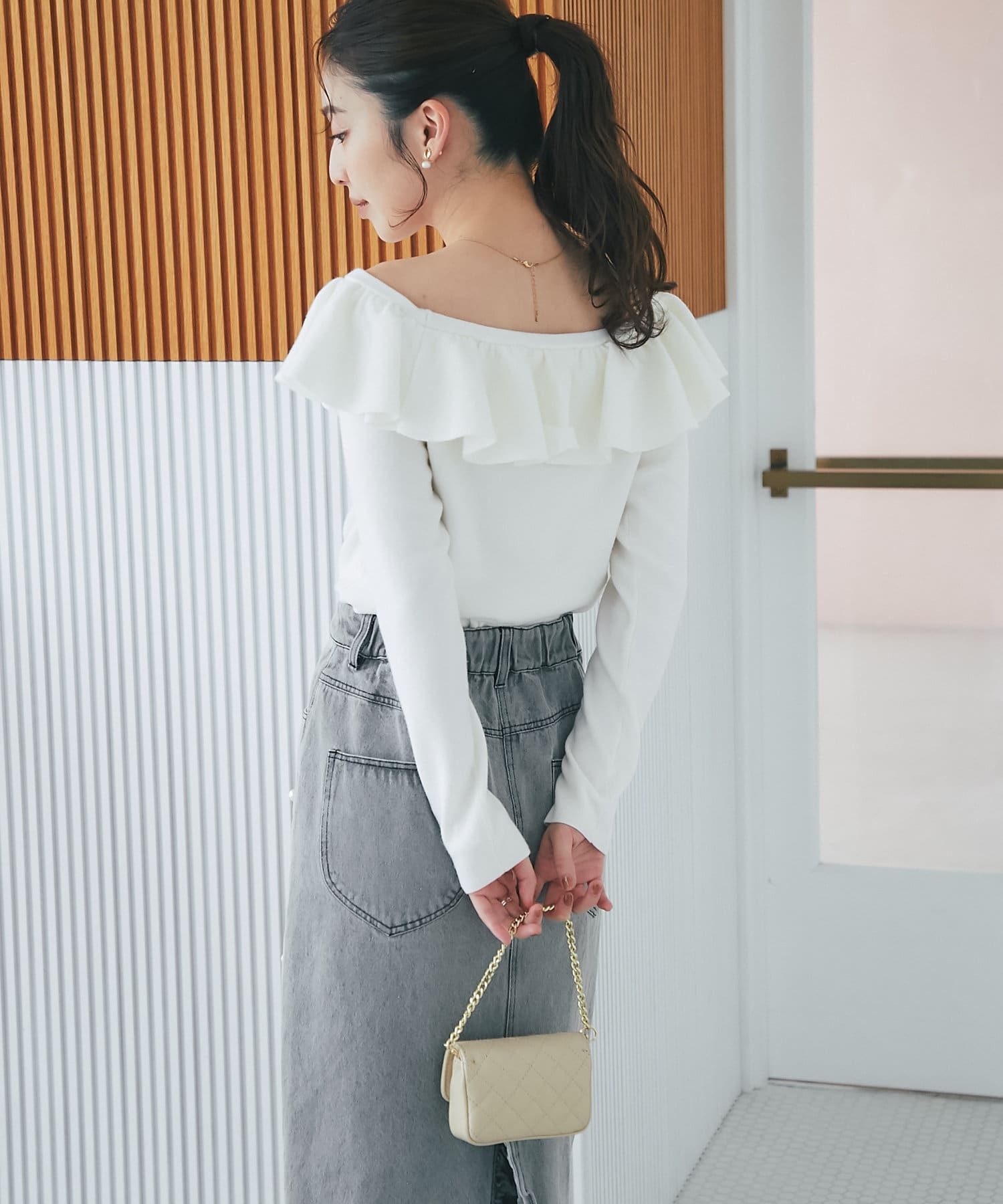 ラブティックボンボン 新品 クールタッチUVオフショルラッフルニット ホワイト白 La boutique BonBon｜【スタッフKAZUMI監修カラー】クールタッチ