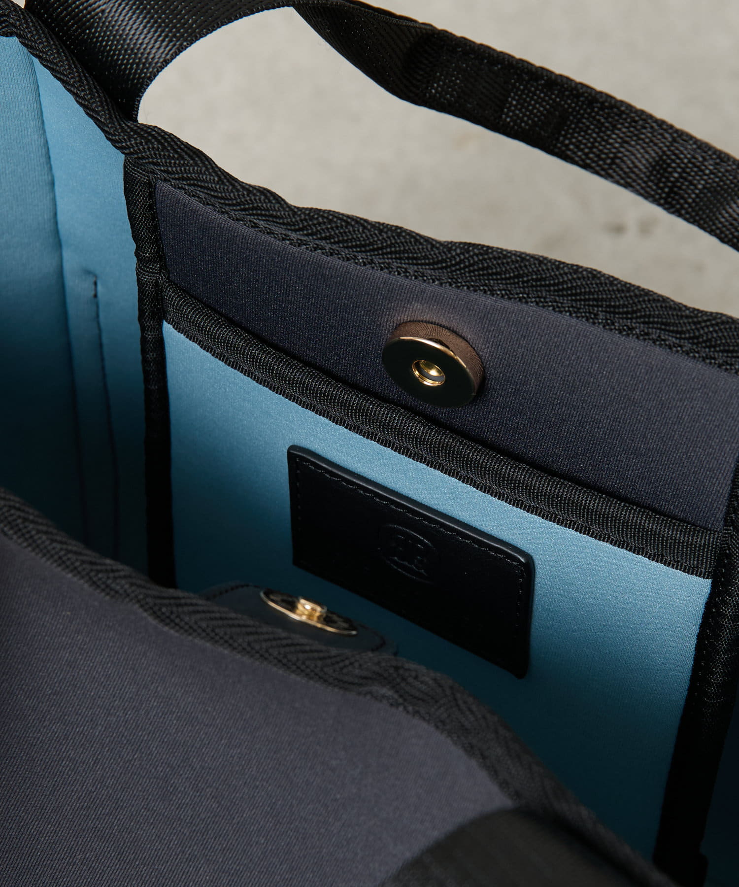 COLLAGE GALLARDAGALANTE(コラージュ ガリャルダガランテ) 【軽量/500mlペットボトル収納可】ミニウエットダブルポケットトート