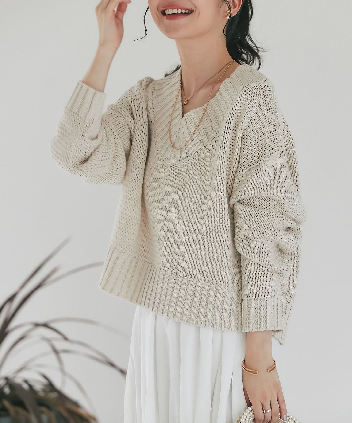 La boutique BonBon】Vネッククロップドニット | OUTLET(アウトレット 