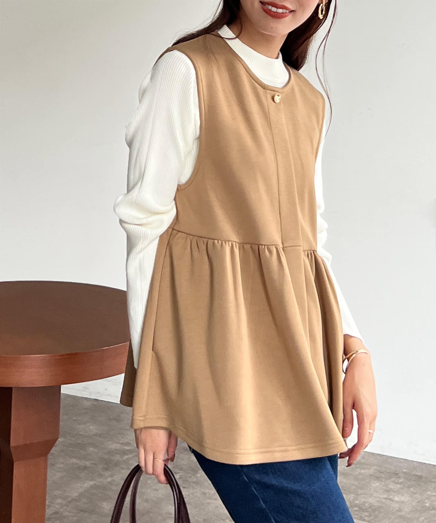 ペプラムベスト×ニットプルオーバー | Chez toi(シェトワ