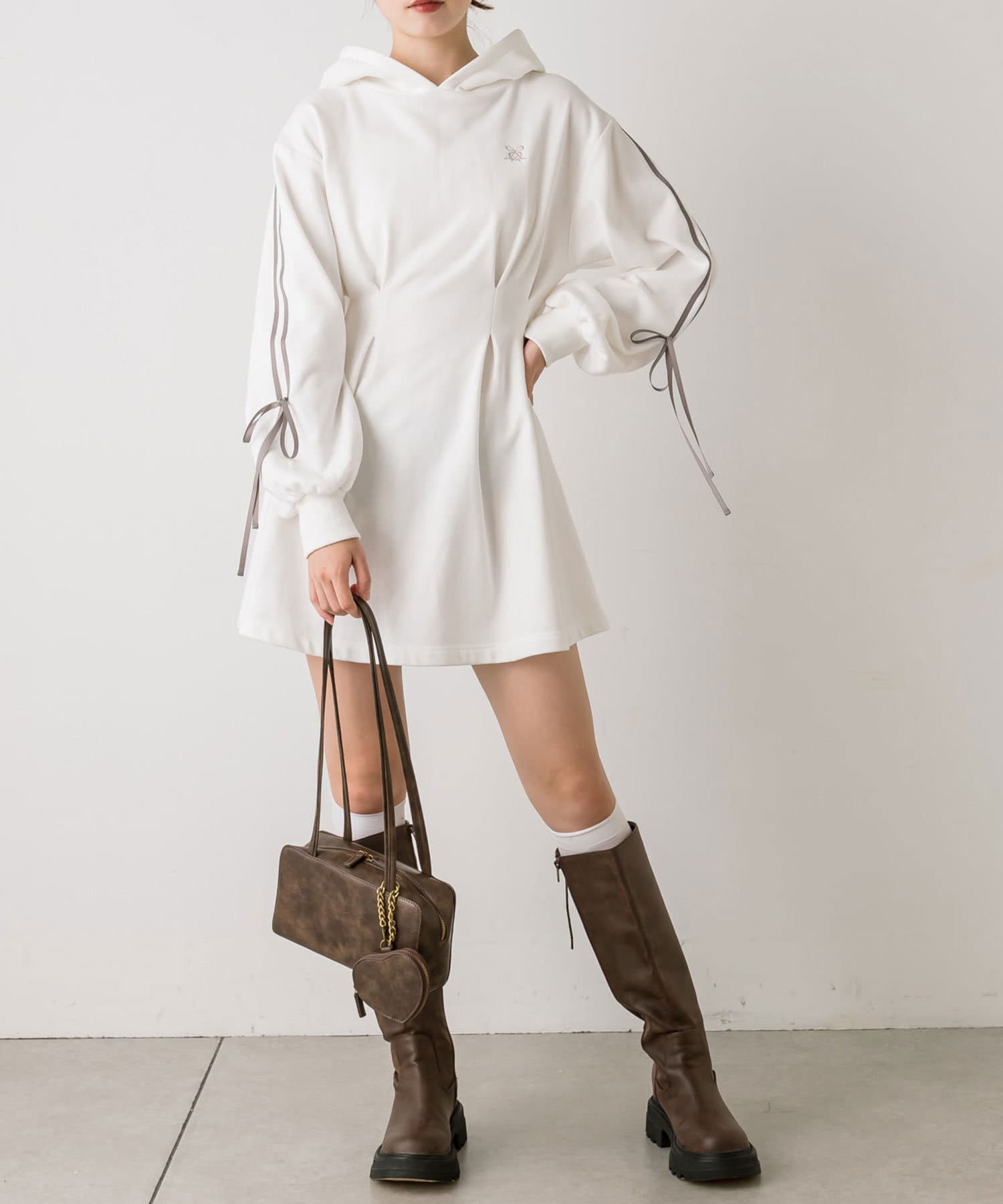 新品ANDERSSON BELLカットアウトケーブルニットワンピース